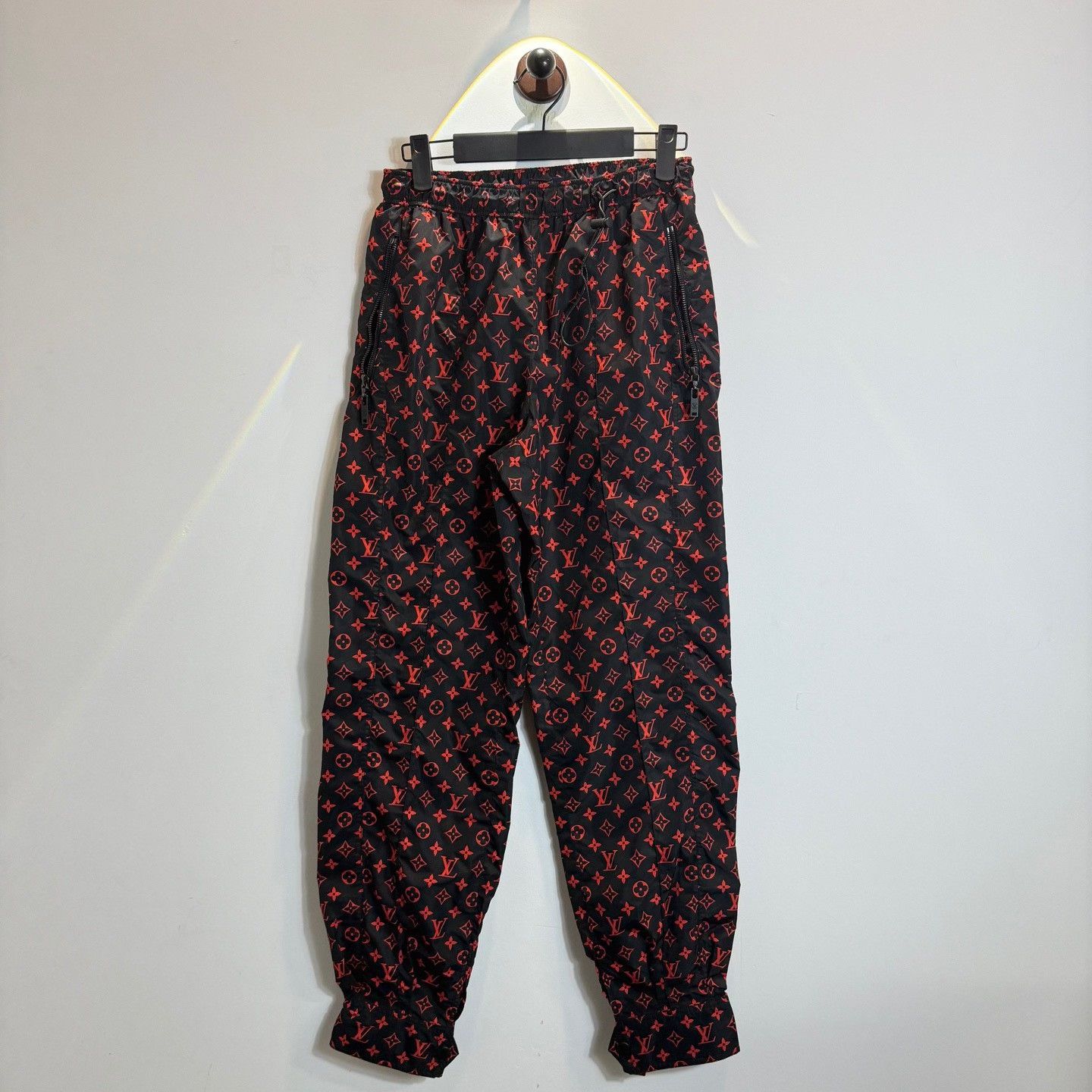 Louis Vuitton Louis Vuitton Casual Pants 30 Men Size US 30 / EU 46 - 1 Thumbnail