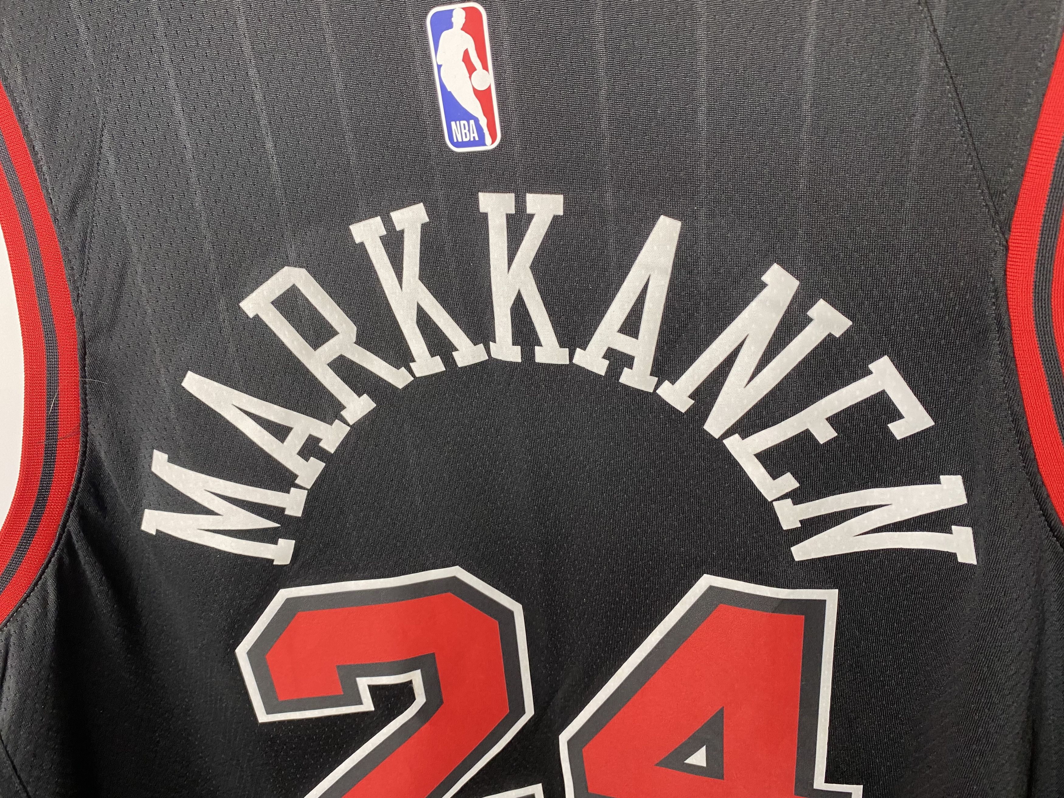 NBA MARKKANEN #24 CHICAGO BULLS 2020 NBA BASKETBALL JERSEY SHIRT Size US XL / EU 56 / 4 - 3 Thumbnail