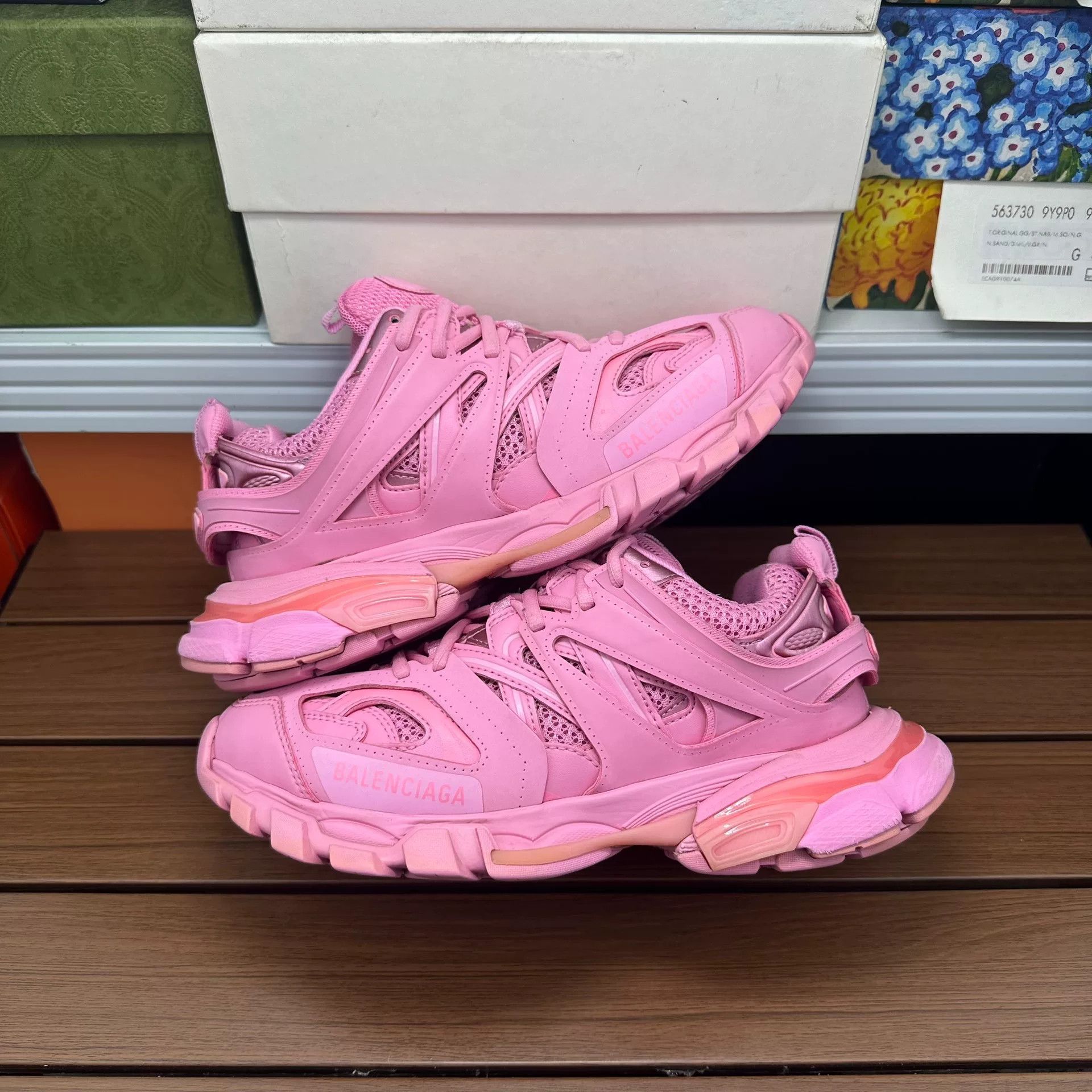 Balenciaga Balenciaga Pink Lowtop Sneakers it_38 Women Size US 8 / IT 38 - 1 Thumbnail