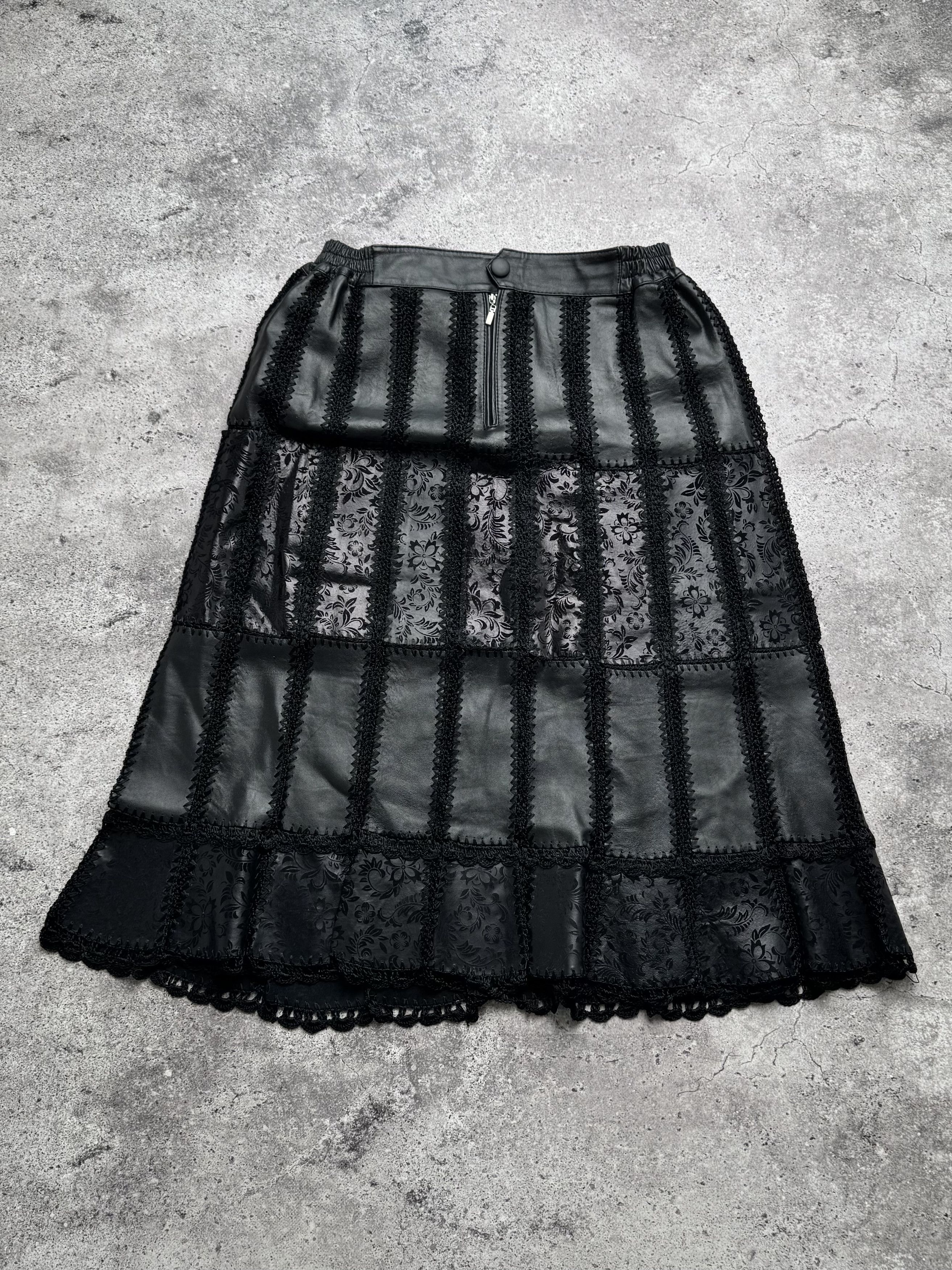 Vintage Vintage Genuine Leather Patchwork Skirt Lace Panel (E8) Size 27" / US 4 / IT 40 - 4 Thumbnail
