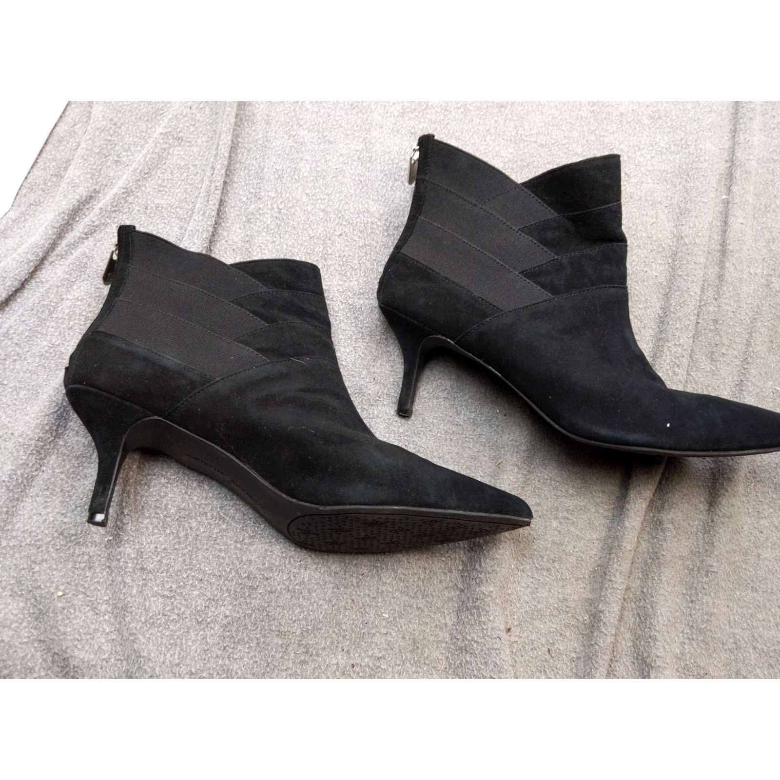 Vintage Adrienne Vittadini AV-SORI Boots Womens 10 Black Leather Ankle Kitten Zipper Pointed Toe Bootie Shoes Size US 10 / IT 40 - 3 Thumbnail