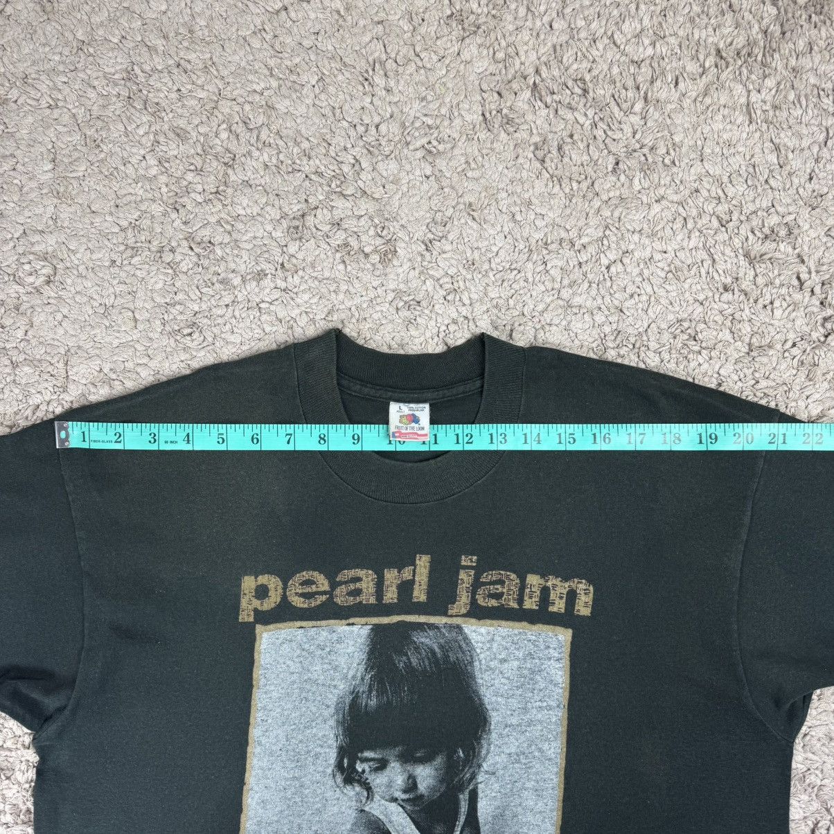 Band Tees Vintage 1992 Pearl Jam "Choices crayons over guns" T-shirt Size US L / EU 52-54 / 3 - 18 Thumbnail