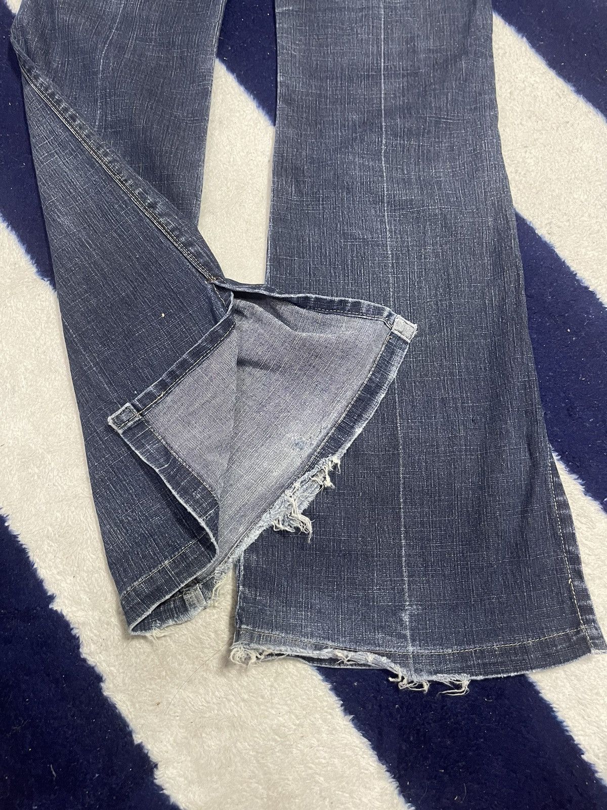 Marithe + Francois Girbaud Distressed Marithe Francois Girbaud Flare Jeans (14) Size 27" / US 4 / IT 40 - 8 Thumbnail
