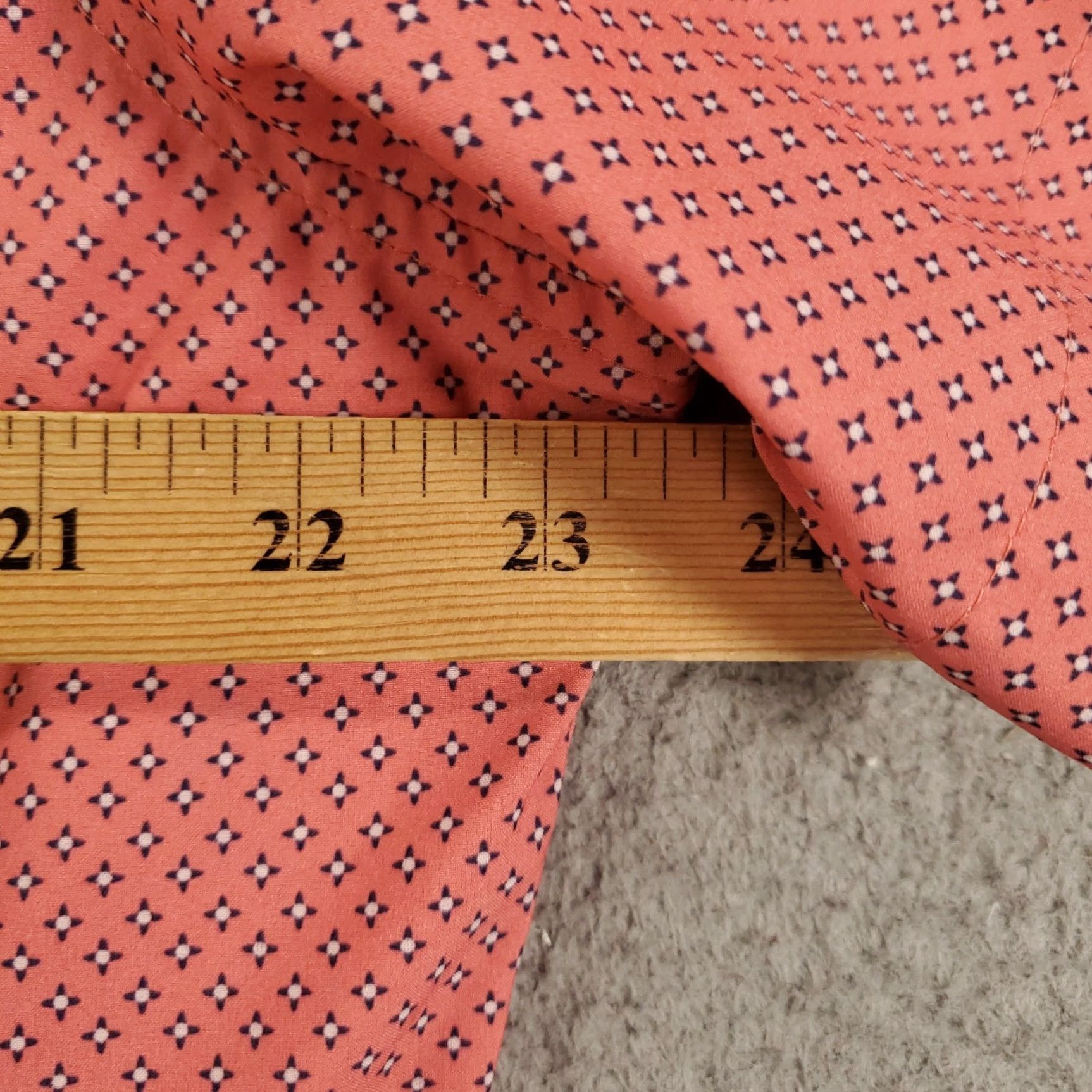 Mizzen+Main Mizzen+Main Shirt Button-Up Mens Medium Pink Diamond Print Stretch Size US M / EU 48-50 / 2 - 3 Thumbnail
