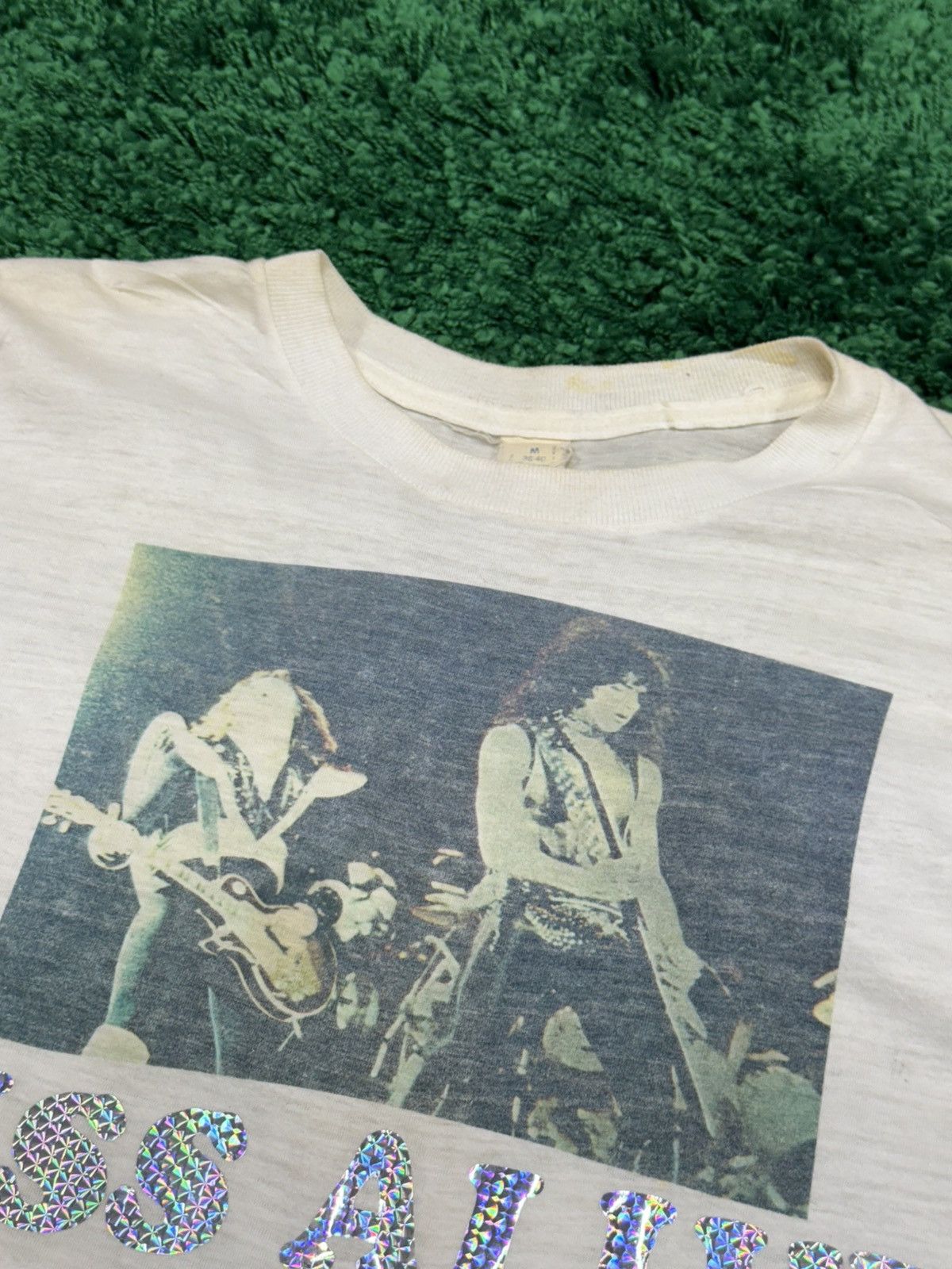Vintage Grail 70s "Kiss Alive" Single Stitch Destroyed Tee Medium Size US M / EU 48-50 / 2 - 5 Thumbnail