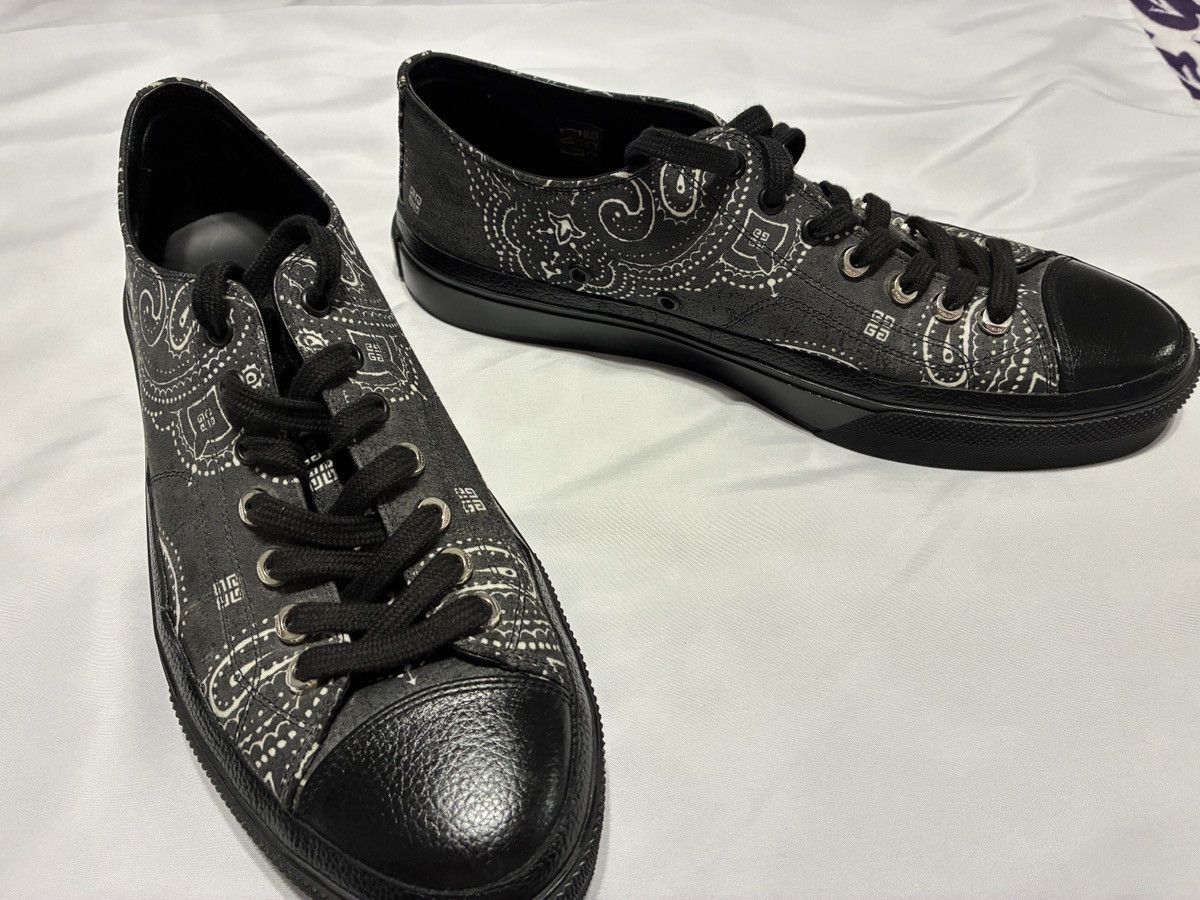 Givenchy Givenchy City leather trimmed Bandana print low top Size US 11 / EU 44 - 3 Thumbnail