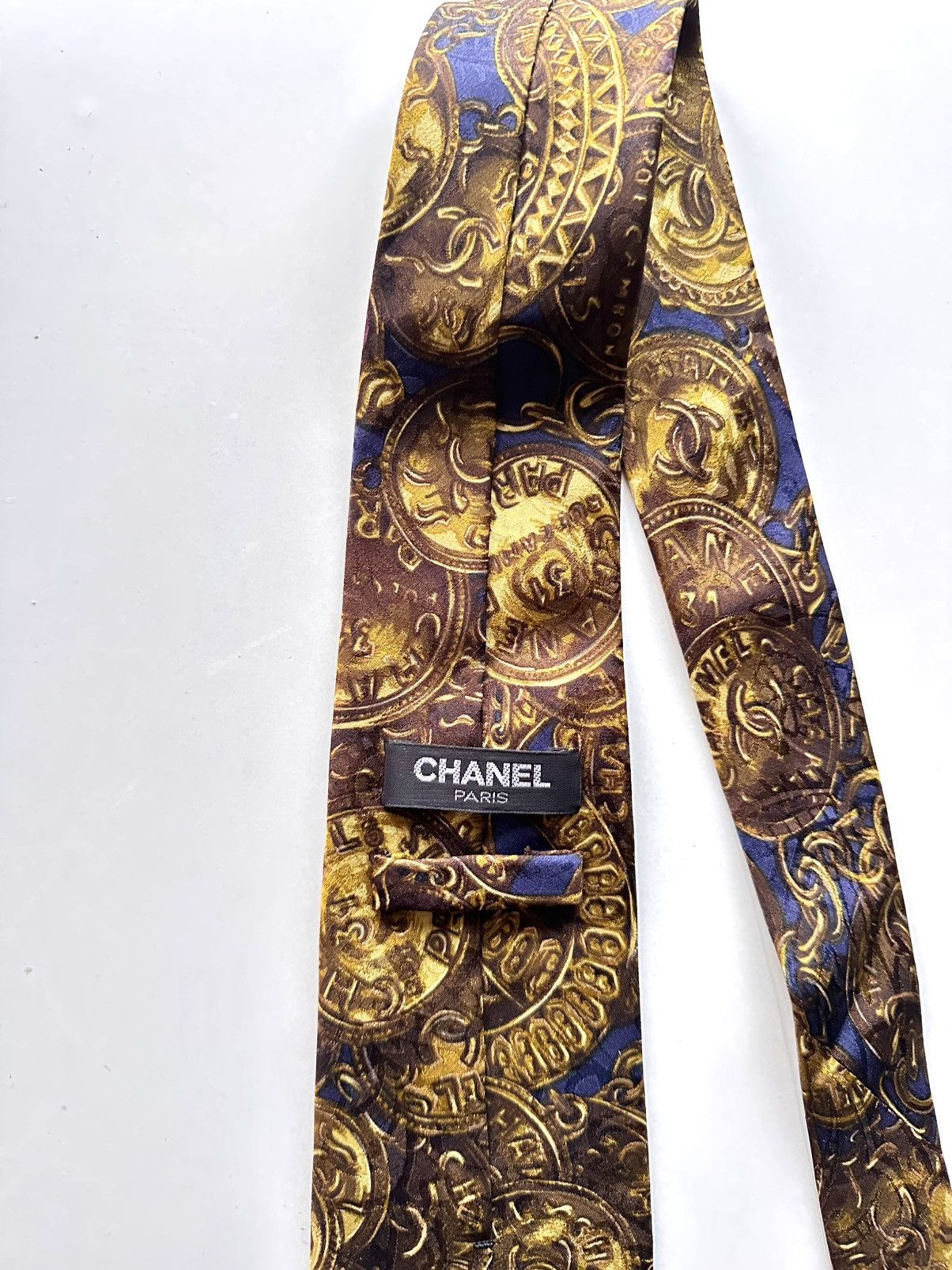 Chanel Chanel Paris Vintage Silk Tie Baroque Coin Print Size ONE SIZE - 6 Thumbnail