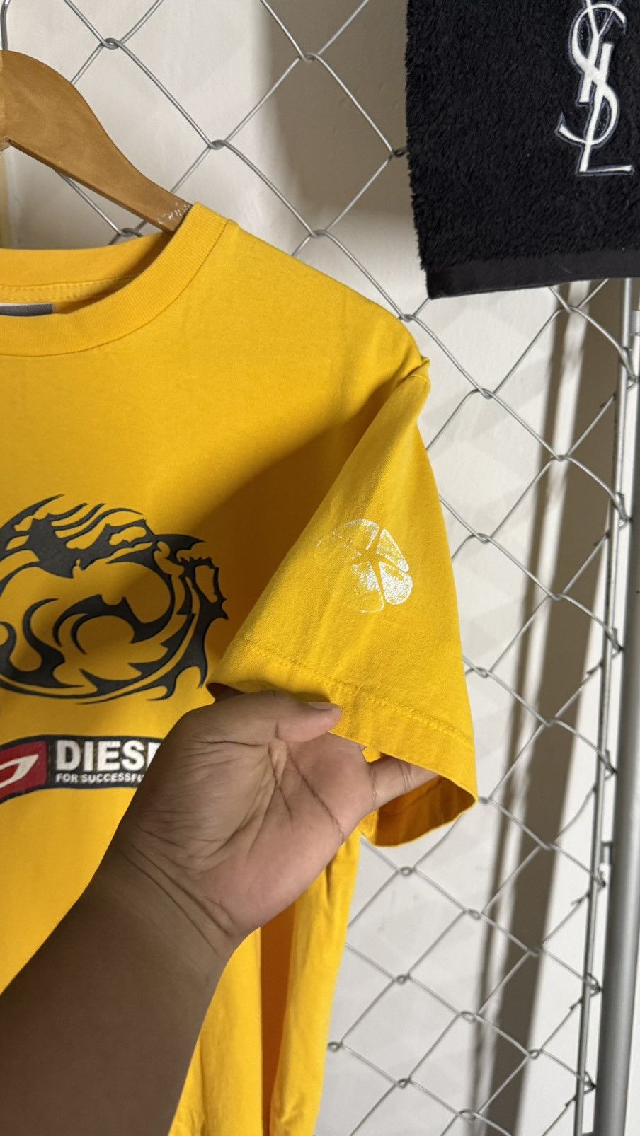 Diesel VINTAGE Y2K DIESEL TRIBAL DRAGON STYLE CROP T-SHIRT Size US L / EU 52-54 / 3 - 6 Thumbnail