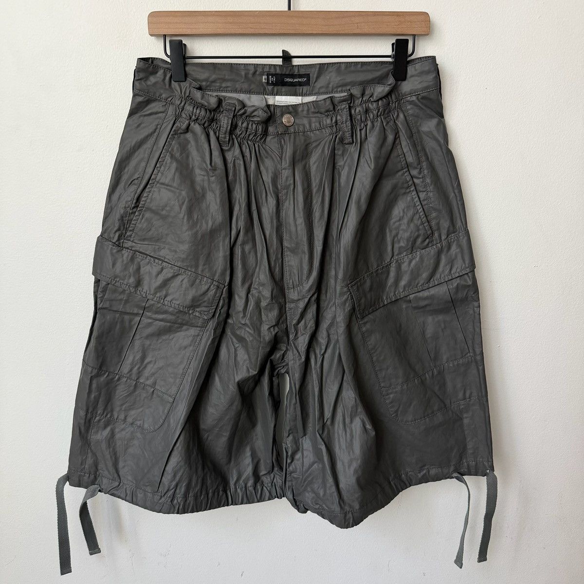 Dsquared2 Dsquared2 gray cargo shorts size 48/32 Size US 32 / EU 48 - 1 Thumbnail