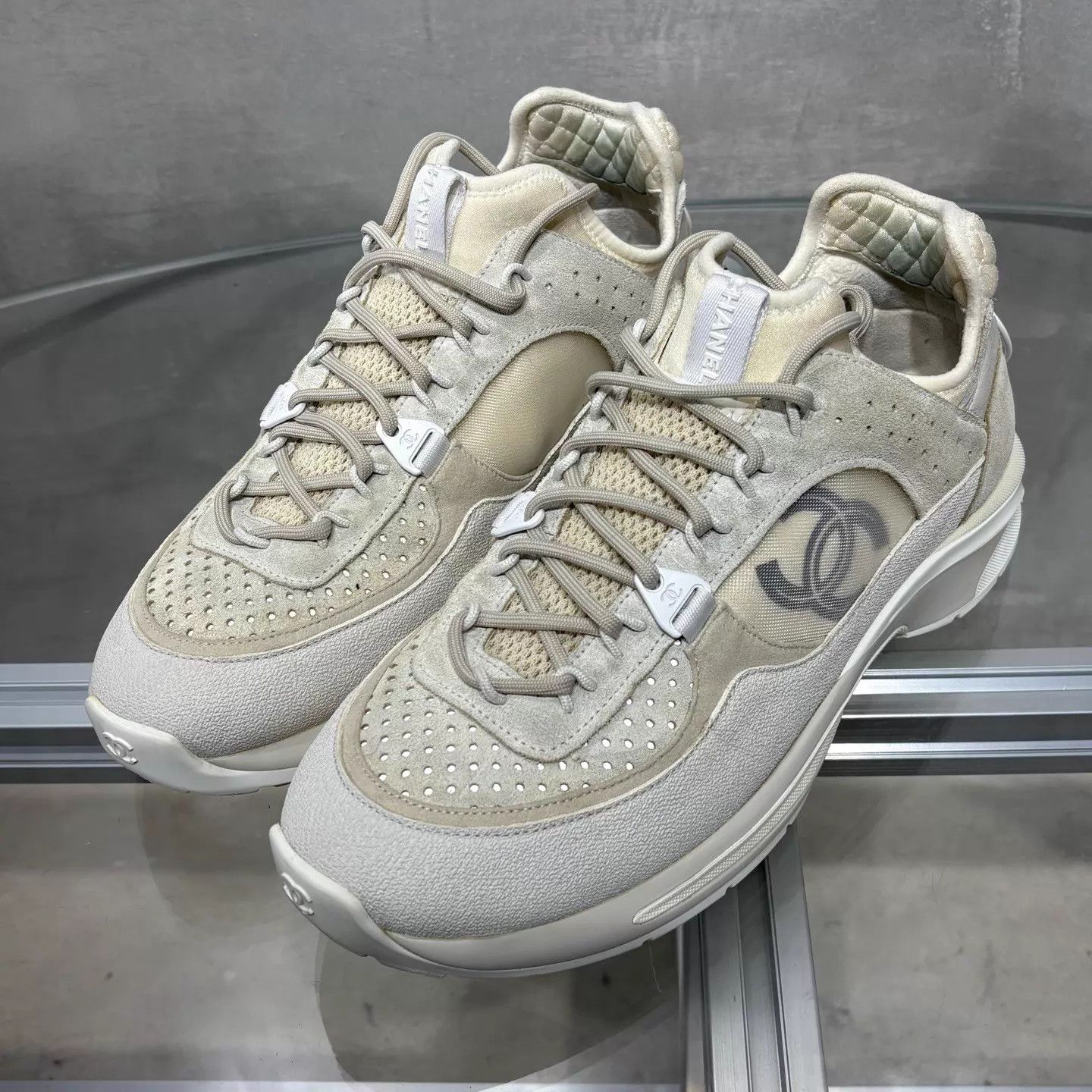 Chanel Chanel Double C Sneaker Cream 41 Size US 8 / EU 41 - 2 Thumbnail