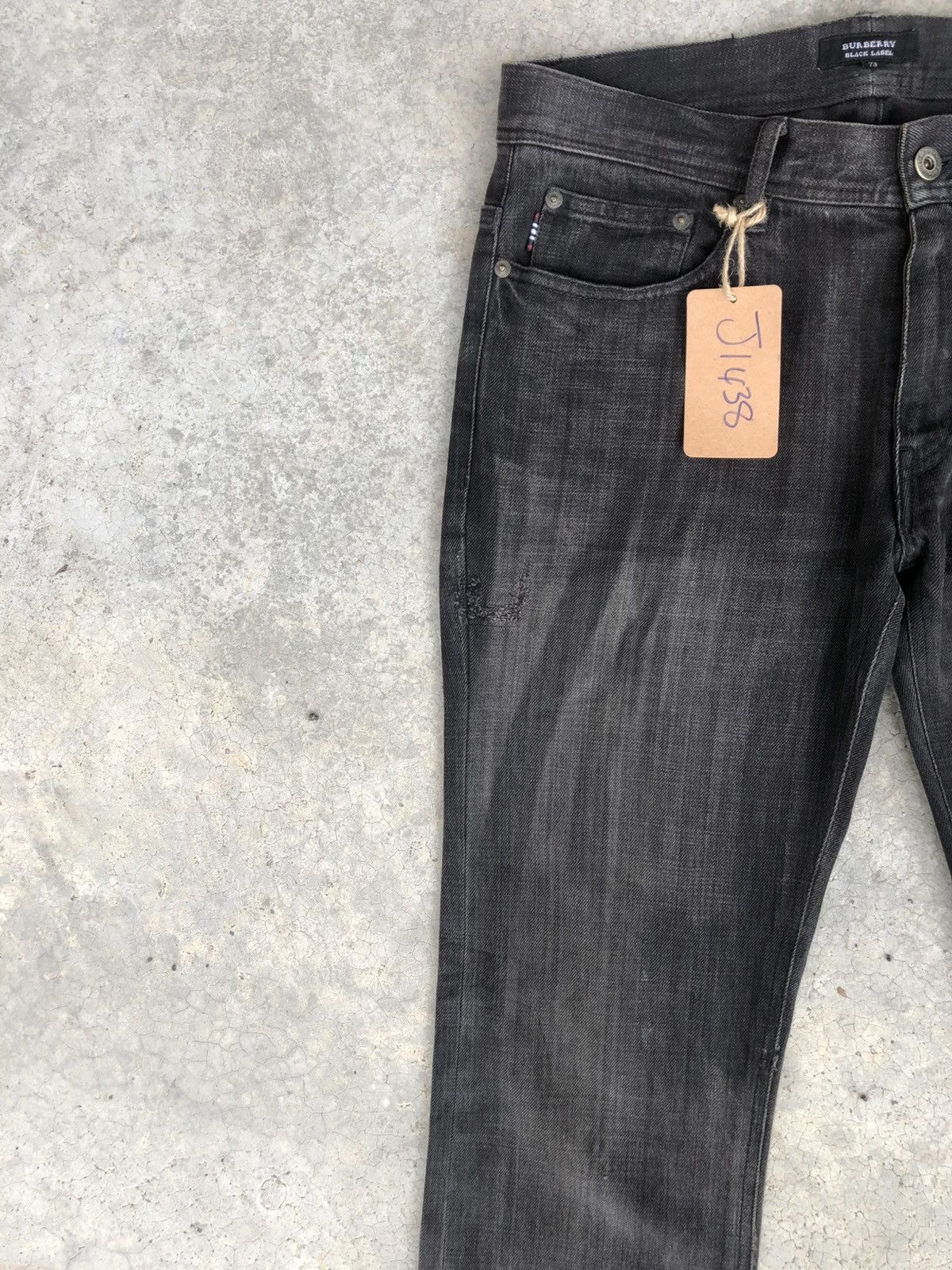 Burberry Burberry Black Label Embroidered Logo Distressed Jeans Slim Size US 31 - 4 Thumbnail