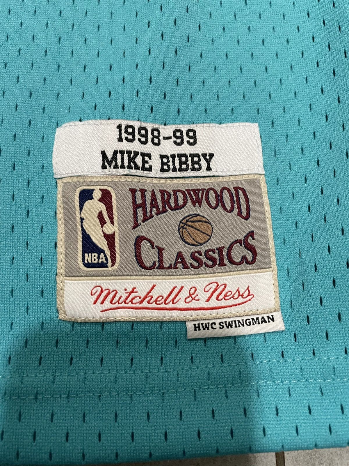 Mitchell & Ness Mitchell & Ness Vancouver Grizzlies Mike Bibby jersey Size US M / EU 48-50 / 2 - 3 Thumbnail