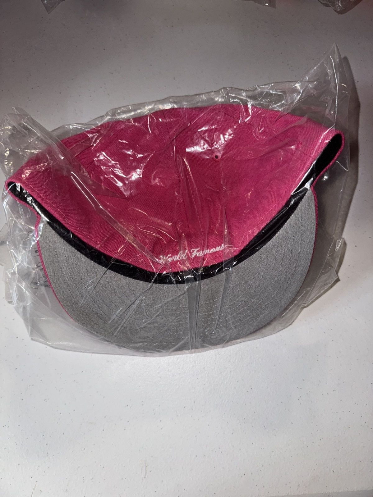 New Era × Supreme Supreme Breast Cancer Awareness Box Logo New Era Size ONE SIZE - 5 Thumbnail