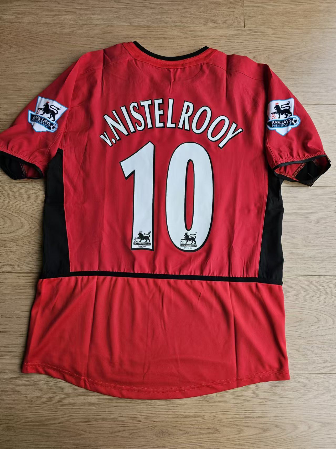 Other 2002 04 MUFC #10 van Nistelrooy Jersey Home Size US M / EU 48-50 / 2 - 1 Thumbnail