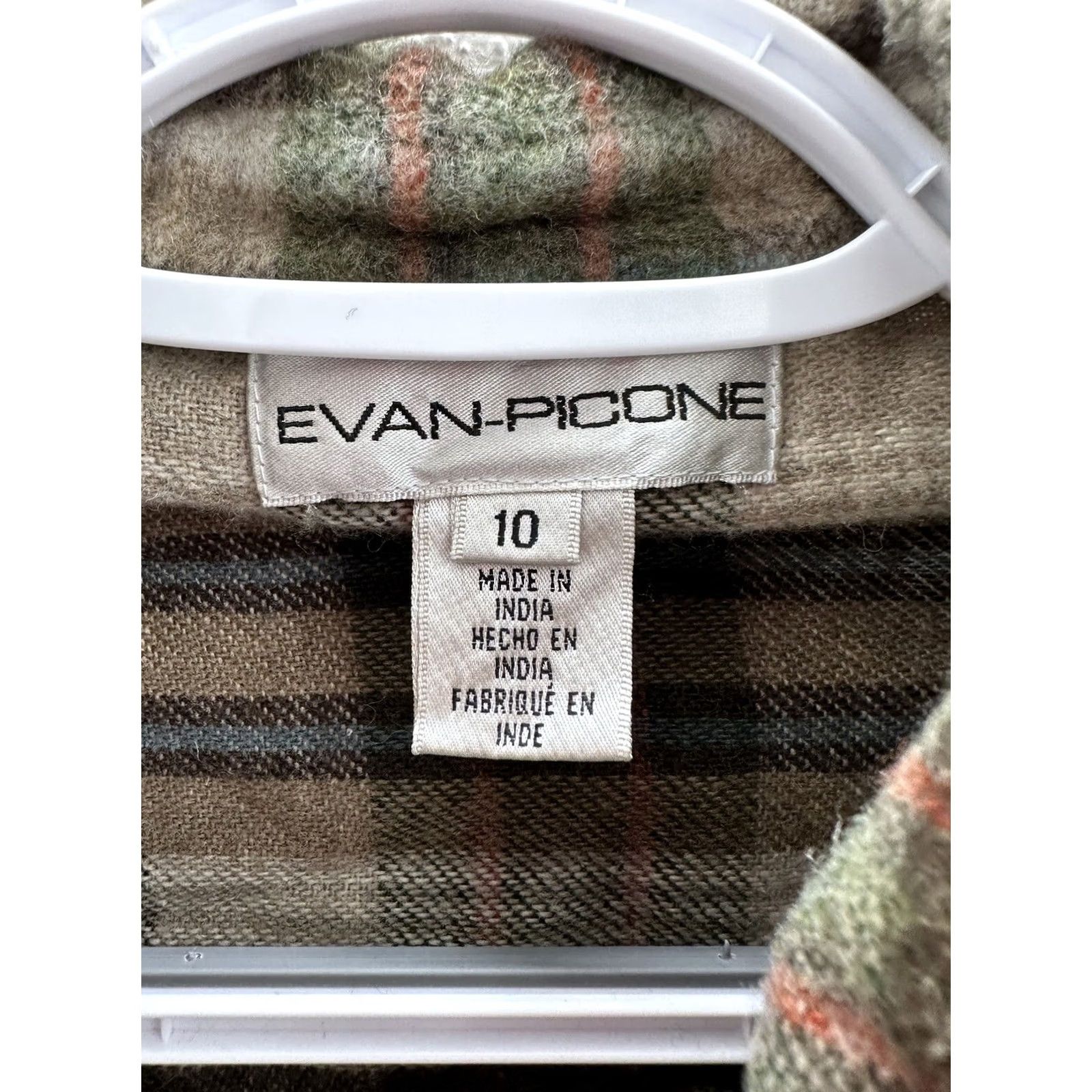 Evan Picone Womens Evan-Picone Button-Up Flannel Green Plaid Long Sleeve Size 10 Regular Shirt Womens, Casual, Travel, Fall, Winter, Spring Size L / US 10 / IT 46 - 6 Thumbnail