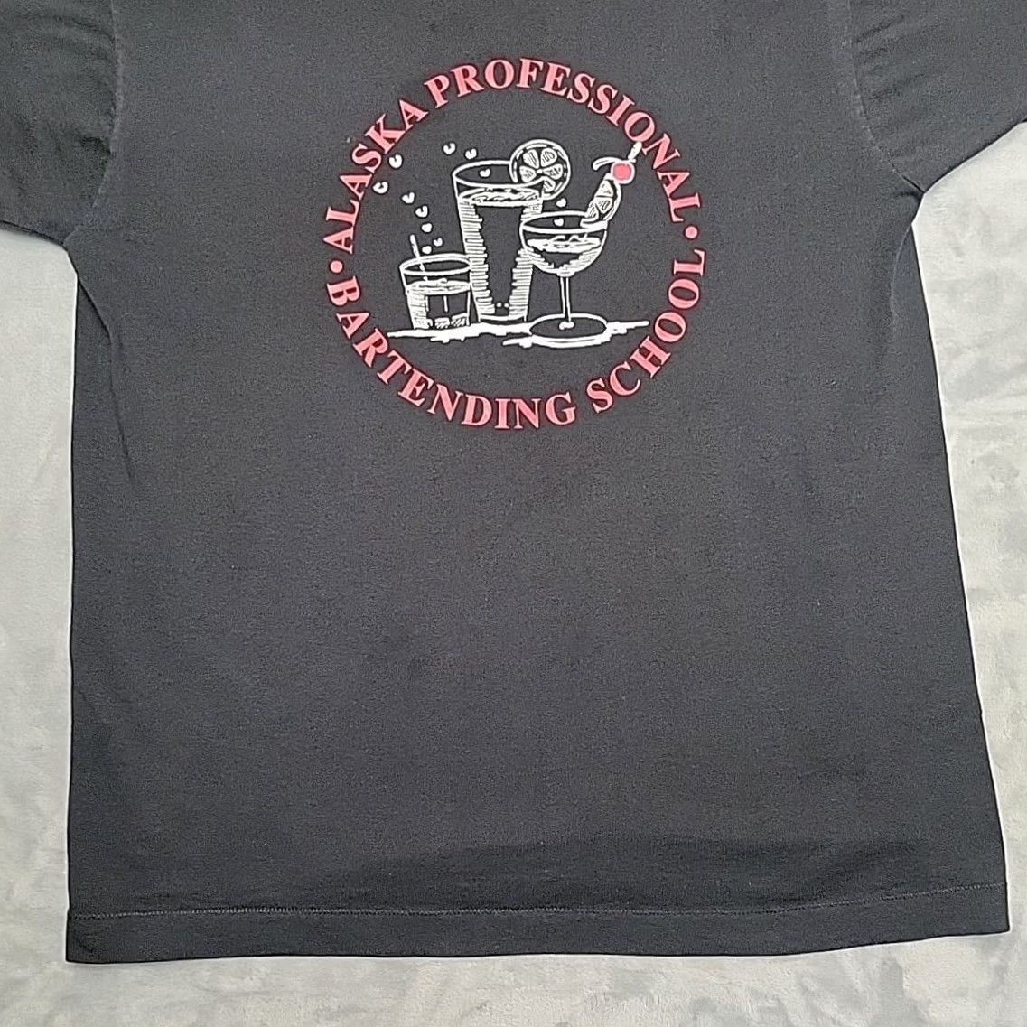 Vintage VINTAGE Alaska Shirt Mens XL Black Bartending School Single Stitch Made in USA TEE Size US XL / EU 56 / 4 - 2 Thumbnail