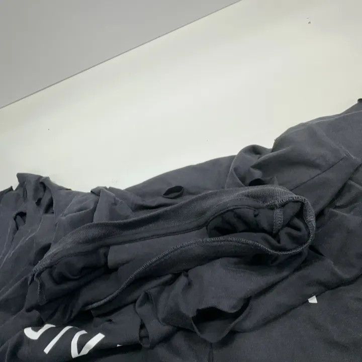 Givenchy Givenchy Givenchy Black Logo Distressed Short Sleeve TShir Size US S / EU 44-46 / 1 - 8 Thumbnail