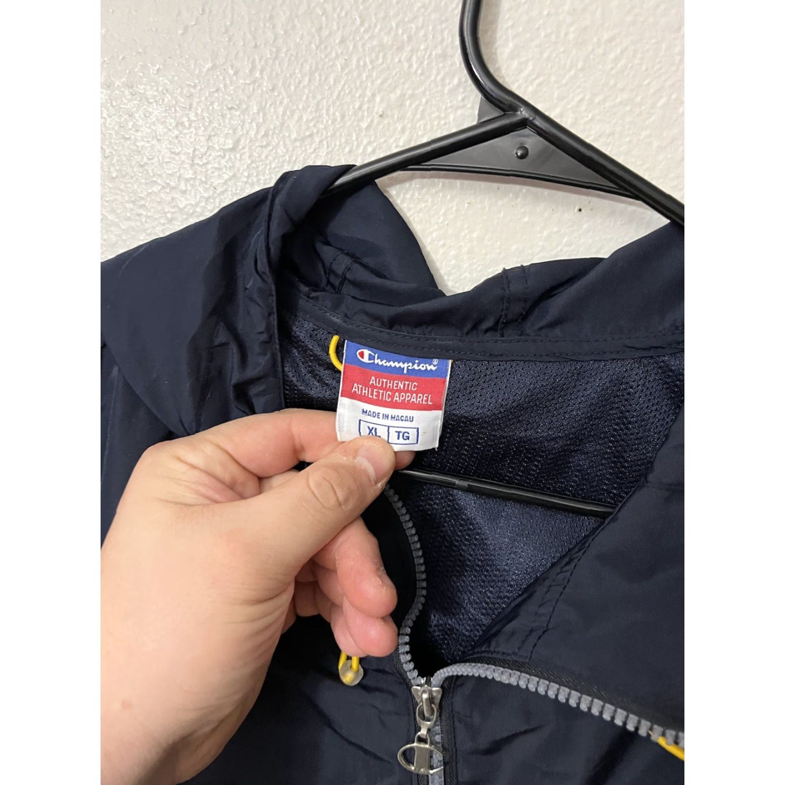 Champion VINTAGE Champion Windbreaker Shirt XL Blue 90s Logo Pouch Hooded Nylon Cotton Water Resistant Embroidered Zip Pockets Men Size US XL / EU 56 / 4 - 3 Thumbnail