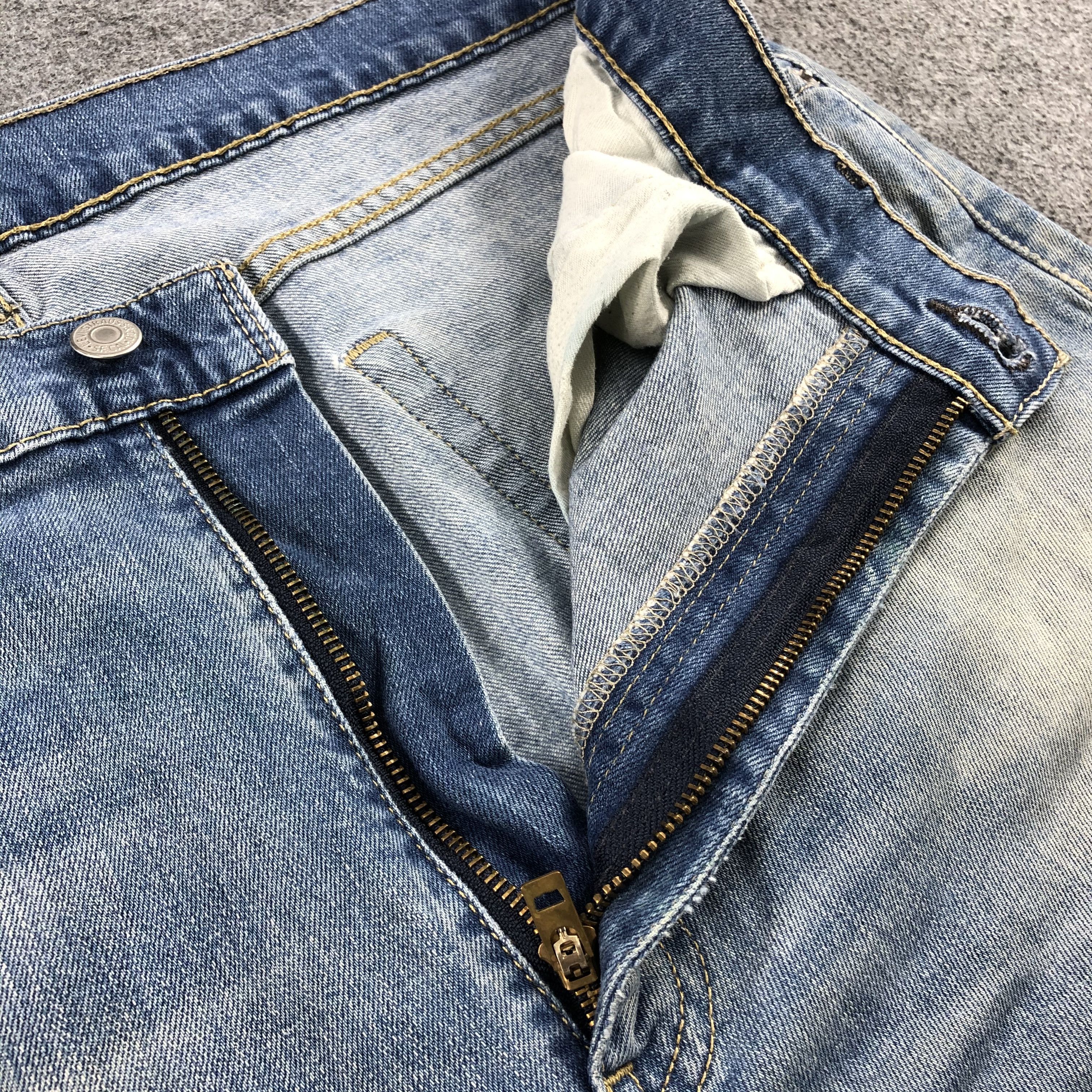 Levi's Vintage Blue Wash Levis 513 Jeans-J1718 Size US 35 - 9 Thumbnail