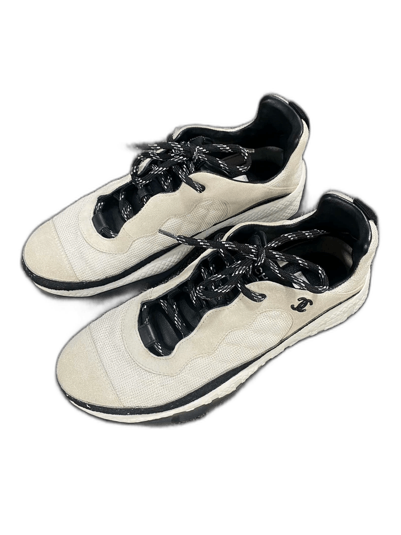 Chanel Logo Athletic Sneakers in Beige-yf