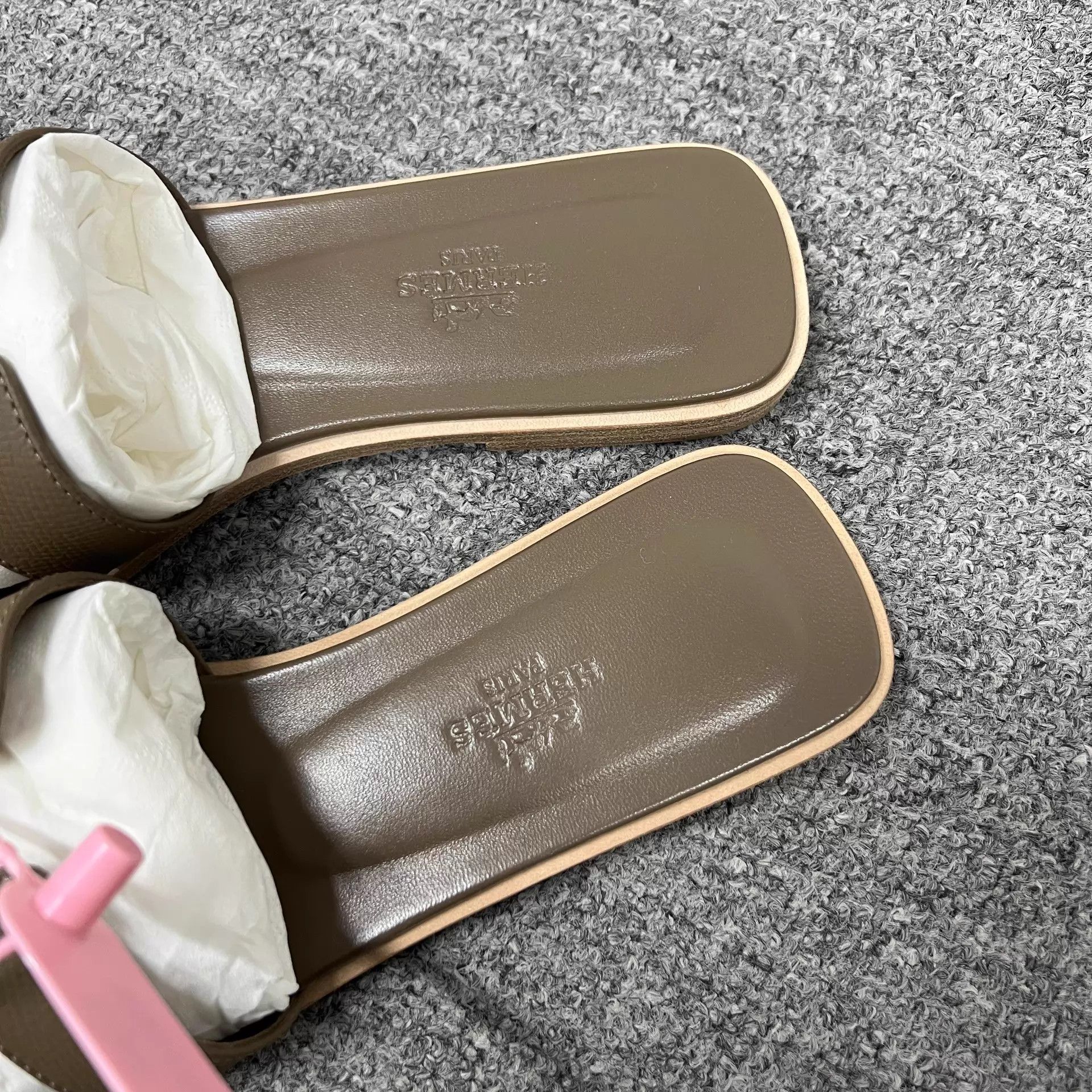 Hermes Hermes H Elephant Grey Slippers New w/ Box Dust Bag Size US 7 / IT 37 - 4 Thumbnail