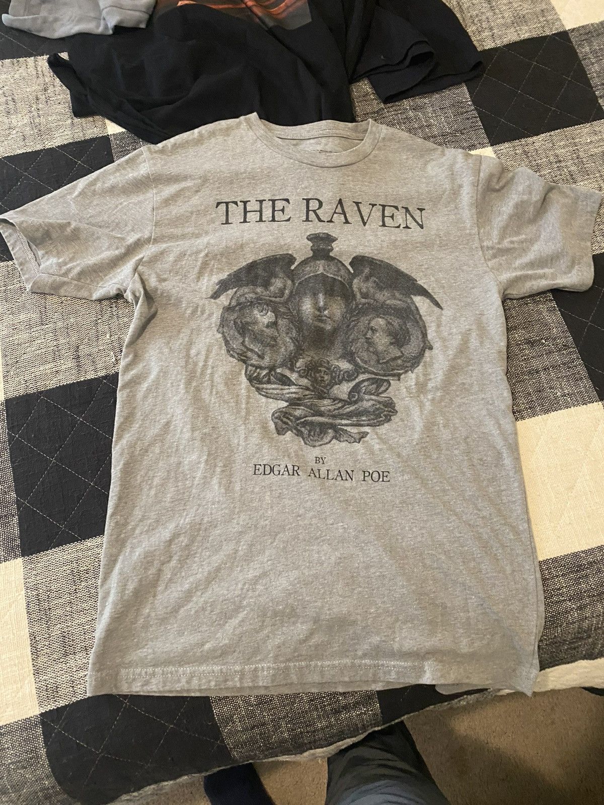 Vintage Edgar Allen Poe the Raven tee Size US M / EU 48-50 / 2 - 2 Thumbnail