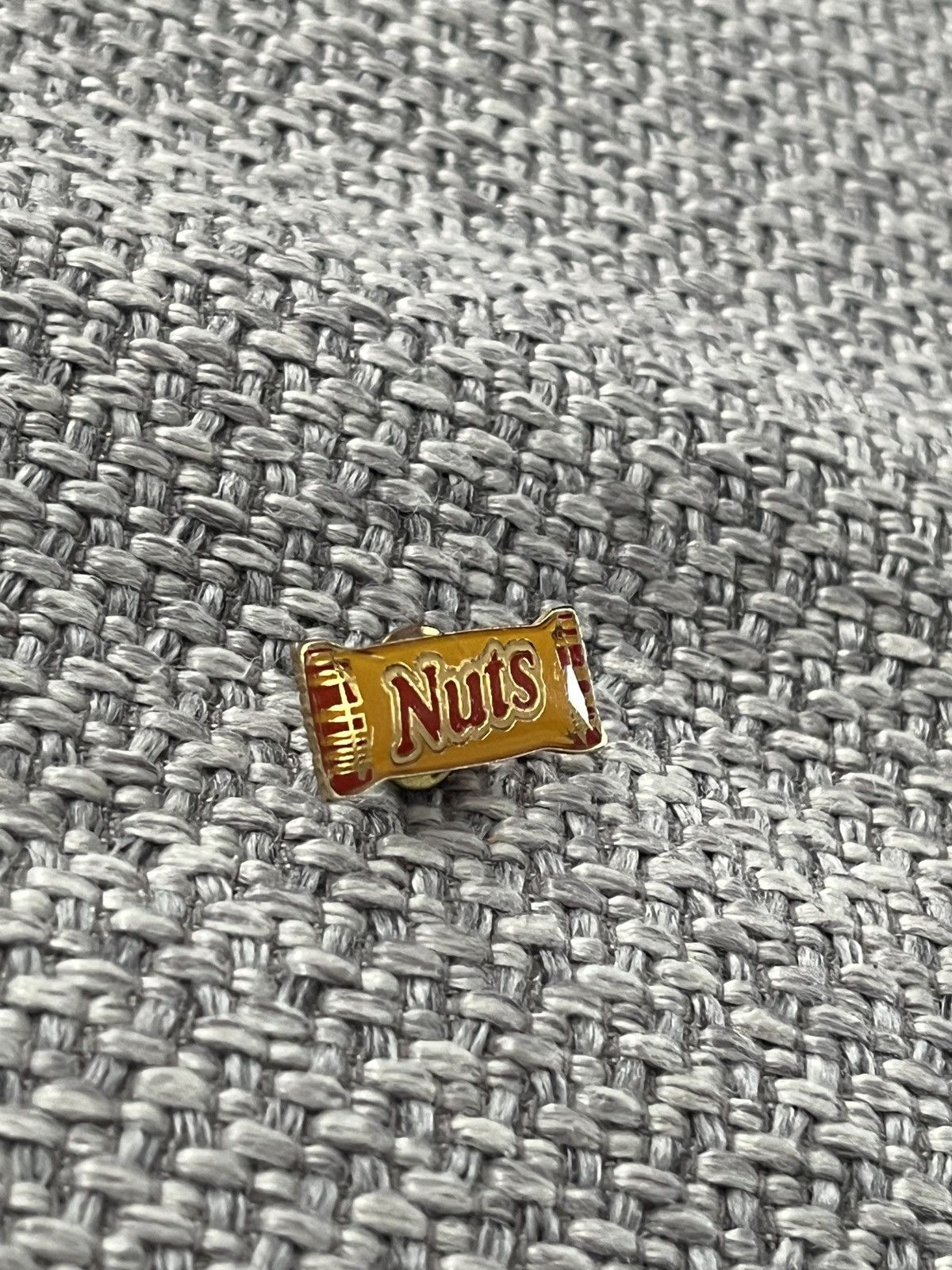 Junk Food × Vintage Nuts vintage pin Size ONE SIZE - 2 Thumbnail