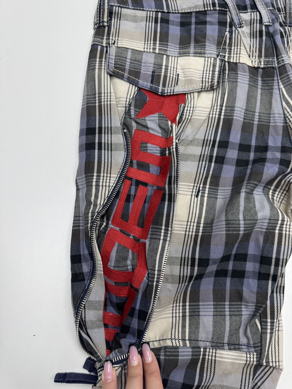 Marithe + Francois Girbaud Marithé + François Girbaud Plaid Cargo Zip Shorts Size US 31 - 8 Thumbnail