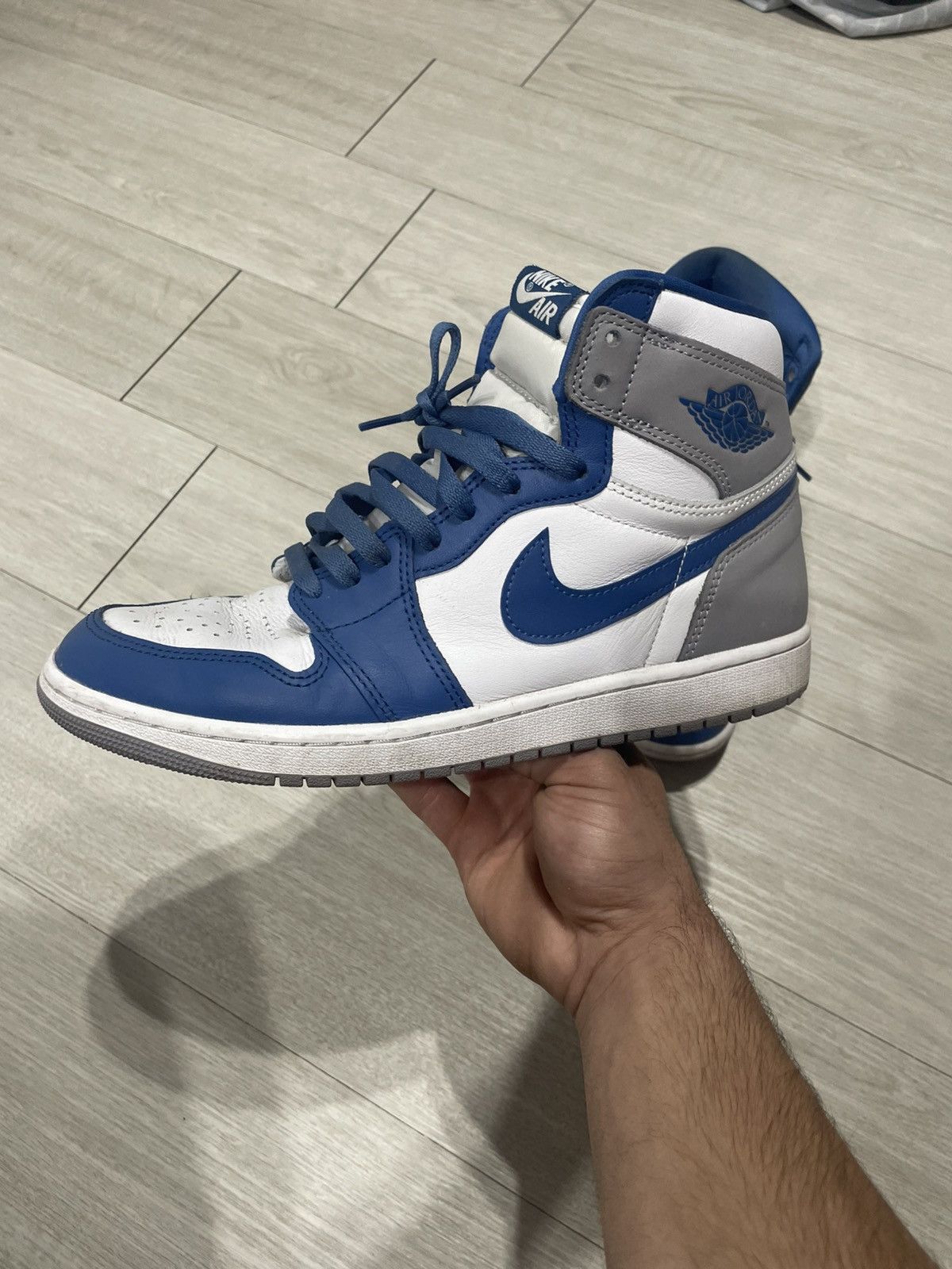 Nike Nike Air Jordan 1 Retro High OG (Size EU 44 | US 10) Size US 11 / EU 44 - 2 Thumbnail