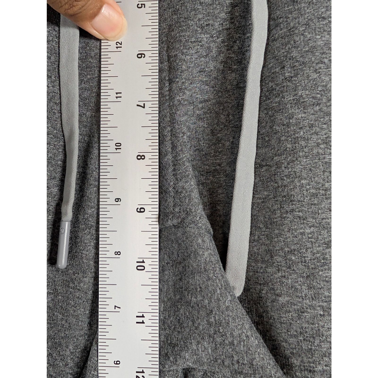 Lululemon Lululemon Gray Joggers Men’s Large Sweatpants Size L USED Size US 32 / EU 48 - 6 Thumbnail