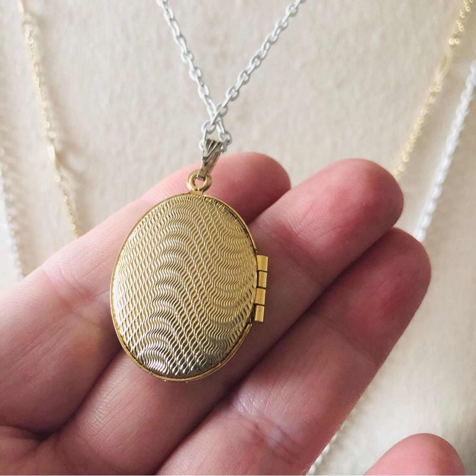 Vintage Vintage 70s-80s triple layered chain locket necklace Size ONE SIZE - 5 Thumbnail