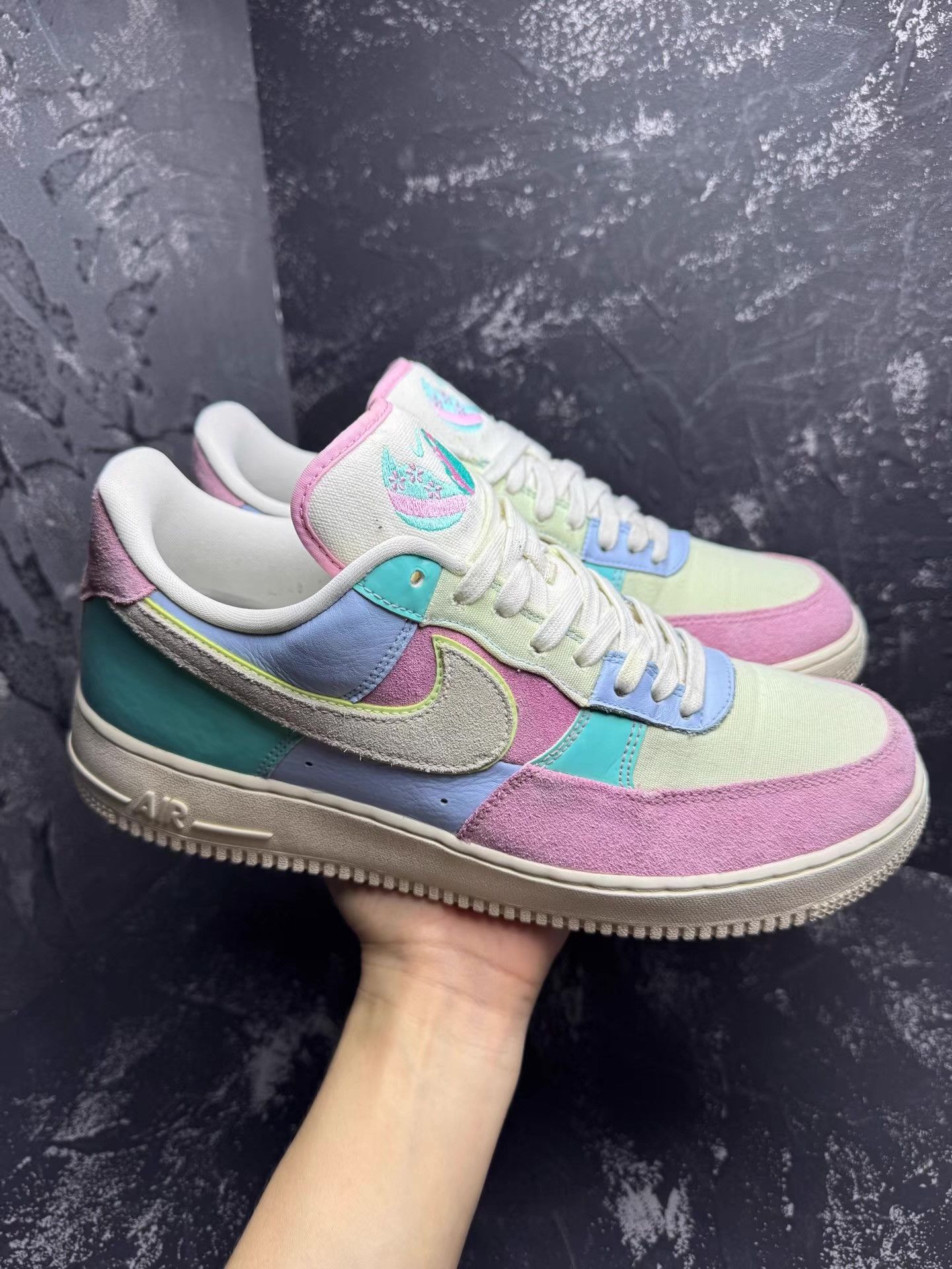 Nike Nike Air Force 1 Easter Egg Q10 Size US 10.5 / EU 43-44 - 2 Thumbnail
