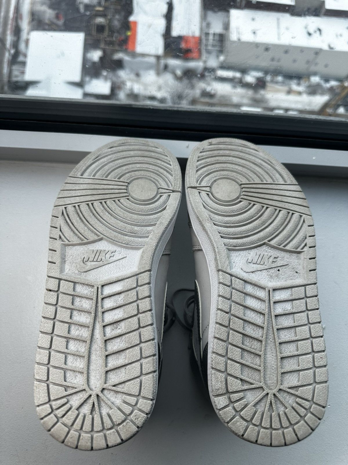 Nike Nike Air Jordan 1 AJ1 Retro High COJP Tokyo US9 Silver Grey Size US 9 / EU 42 - 4 Thumbnail