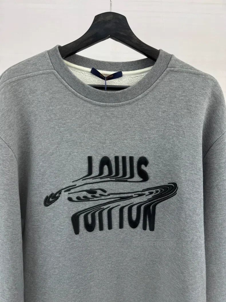 Louis Vuitton Louis Vuitton Twisted logo sweatshirt Size US XL / EU 56 / 4 - 3 Thumbnail