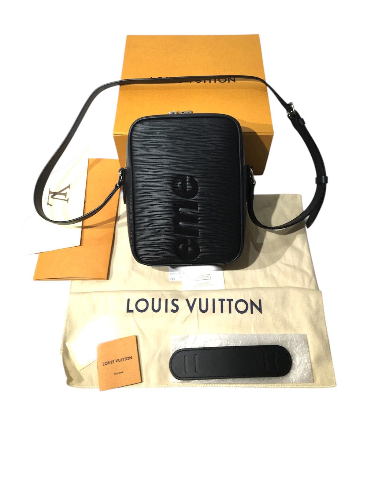 Louis Vuitton × Supreme Louis Vuitton X Supreme Danube PM EPI Leather Cross Body Bag Size ONE SIZE - 2 Thumbnail