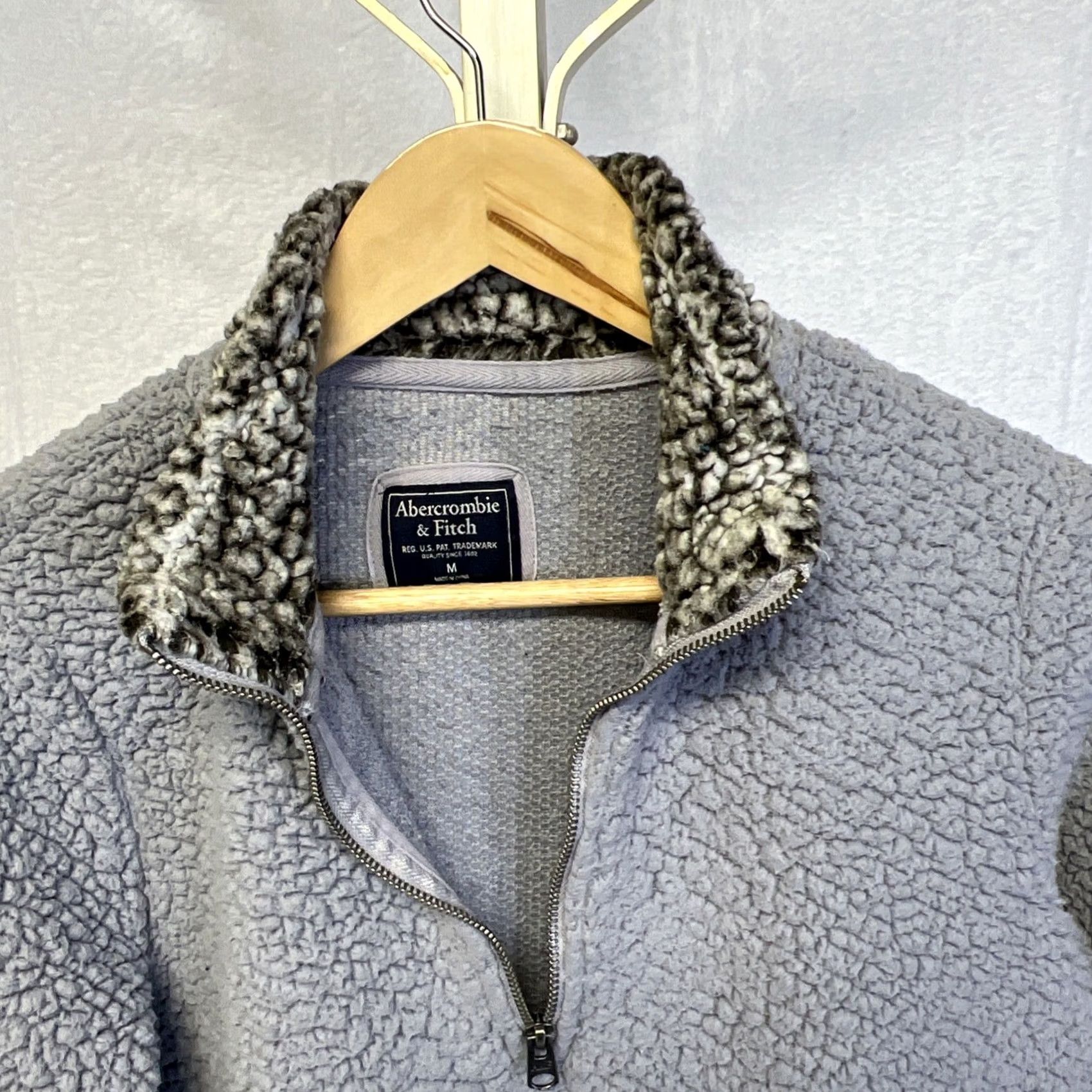Abercrombie & Fitch Abercrombie & Fitch Women’s Sherpa Fleece 1/4 Zip Gray Medium Open Pockets Jacket Size M / US 6-8 / IT 42-44 - 5 Thumbnail