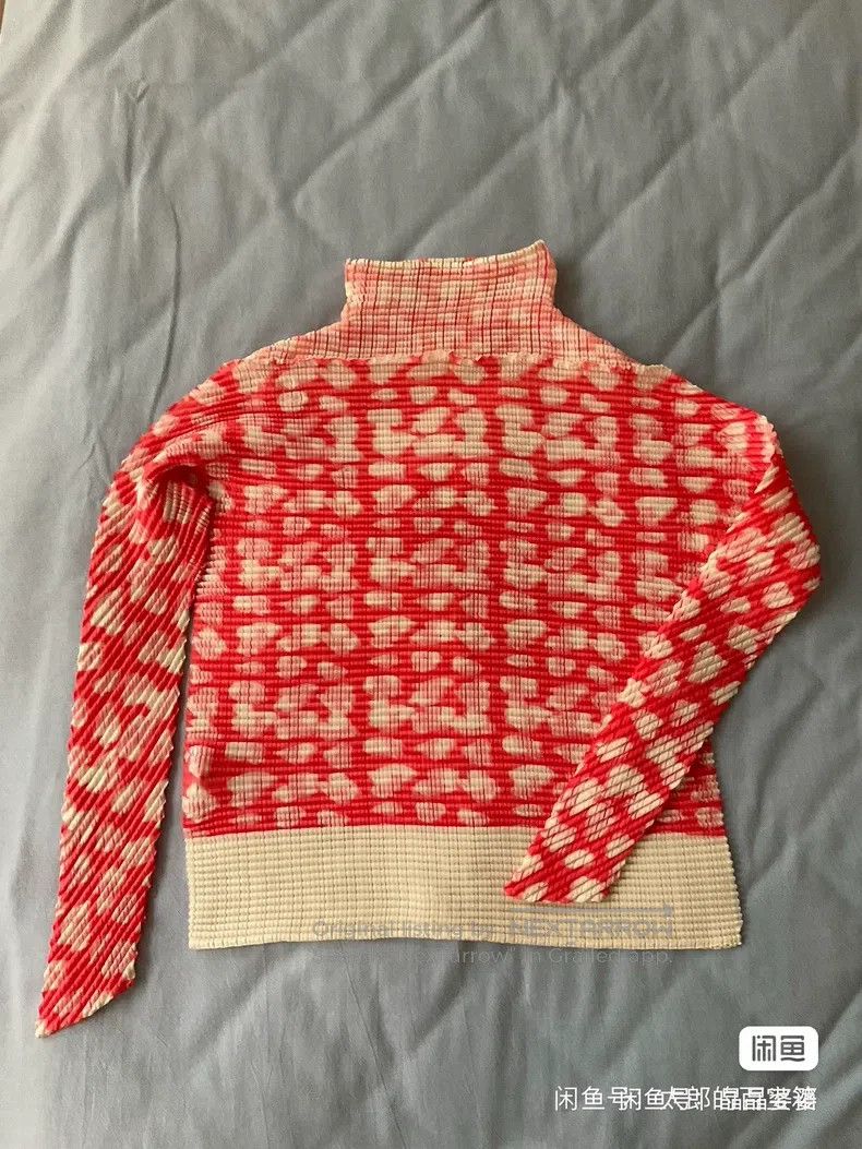 Issey Miyake Issey Miyake Bubble Top Size M / US 6-8 / IT 42-44 - 1 Thumbnail