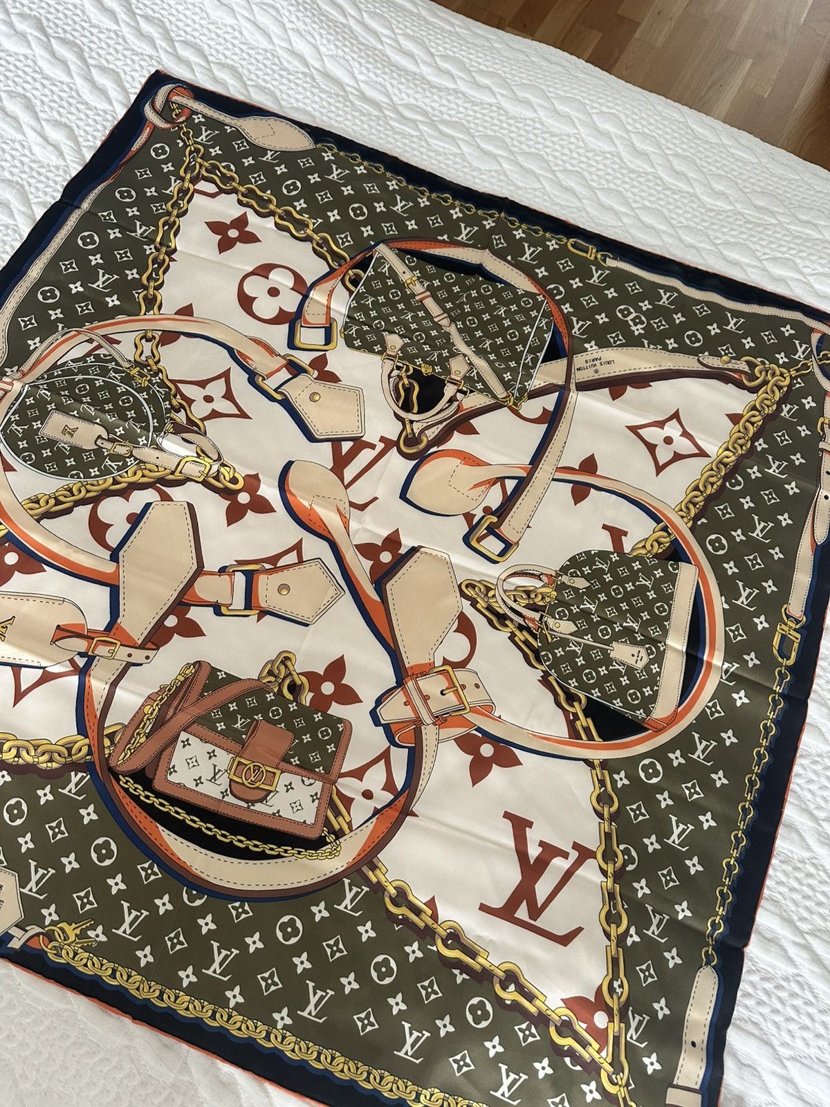 Louis Vuitton Silk scarf Louis Vuitton Size ONE SIZE - 2 Thumbnail