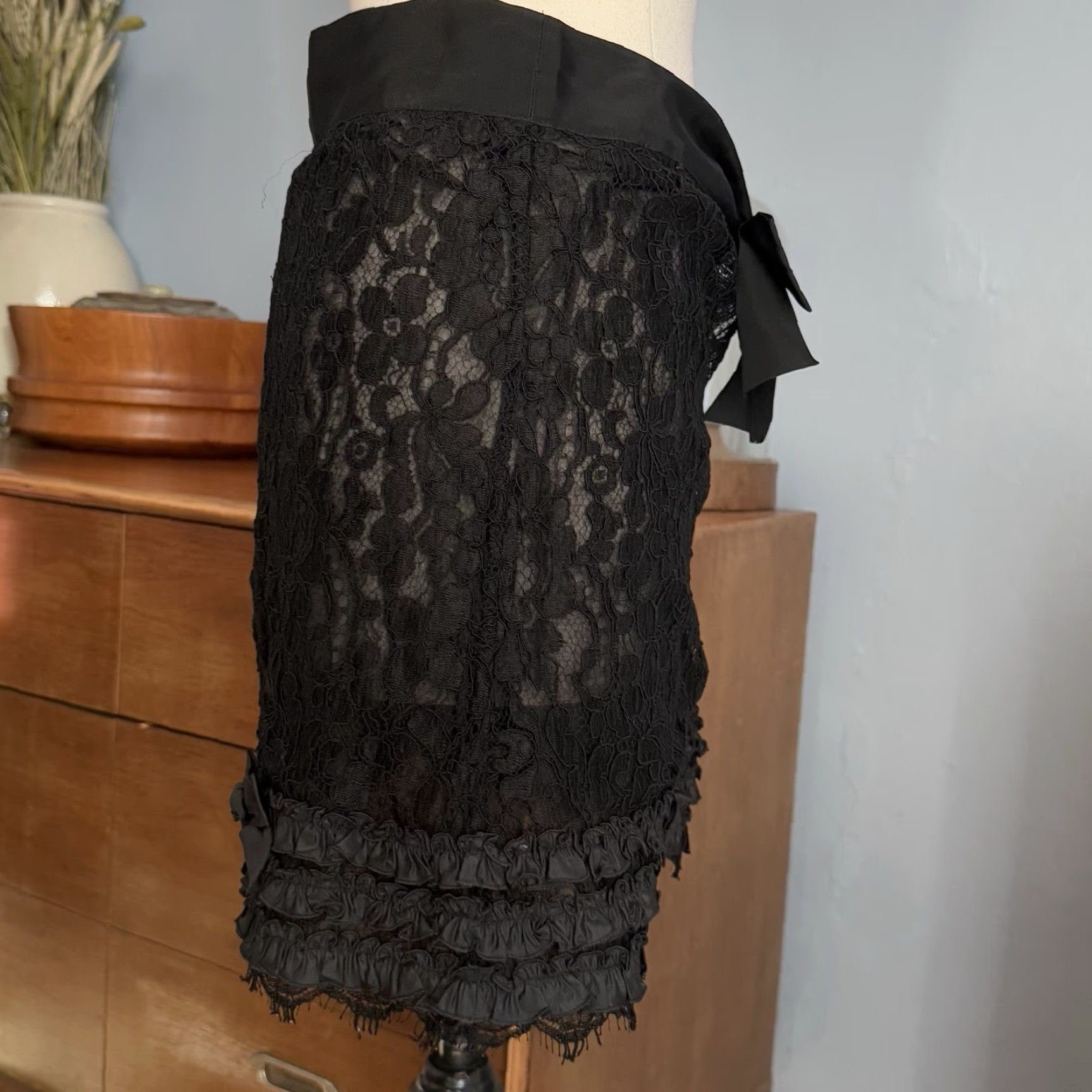 Moschino VINTAGE Moschino Black Silk Lace Mini Skirt Black Sheer Unlined Size US 8 Size 30" / US 8 / IT 44 - 4 Thumbnail