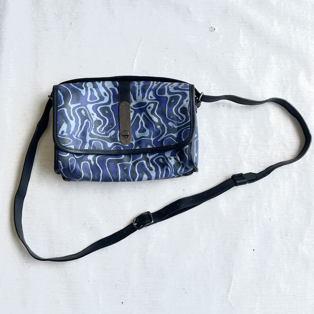Diesel × Diesel Black Gold 🔥 RARE DIESEL BLACK GOLD REVERSIBLE LEATHER CROSSBODY Size ONE SIZE - 18 Thumbnail