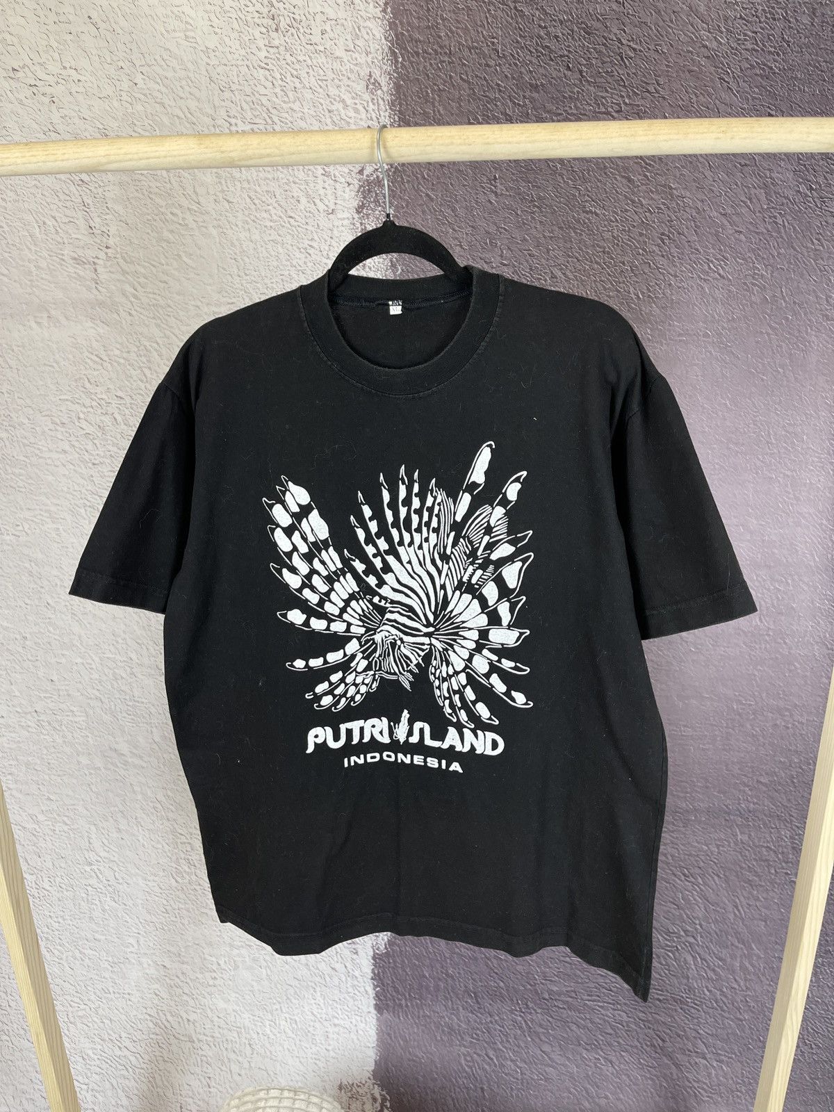 Other Putri Island Indonesia vintage 90s tee shirt Size US XL / EU 56 / 4 - 1 Thumbnail