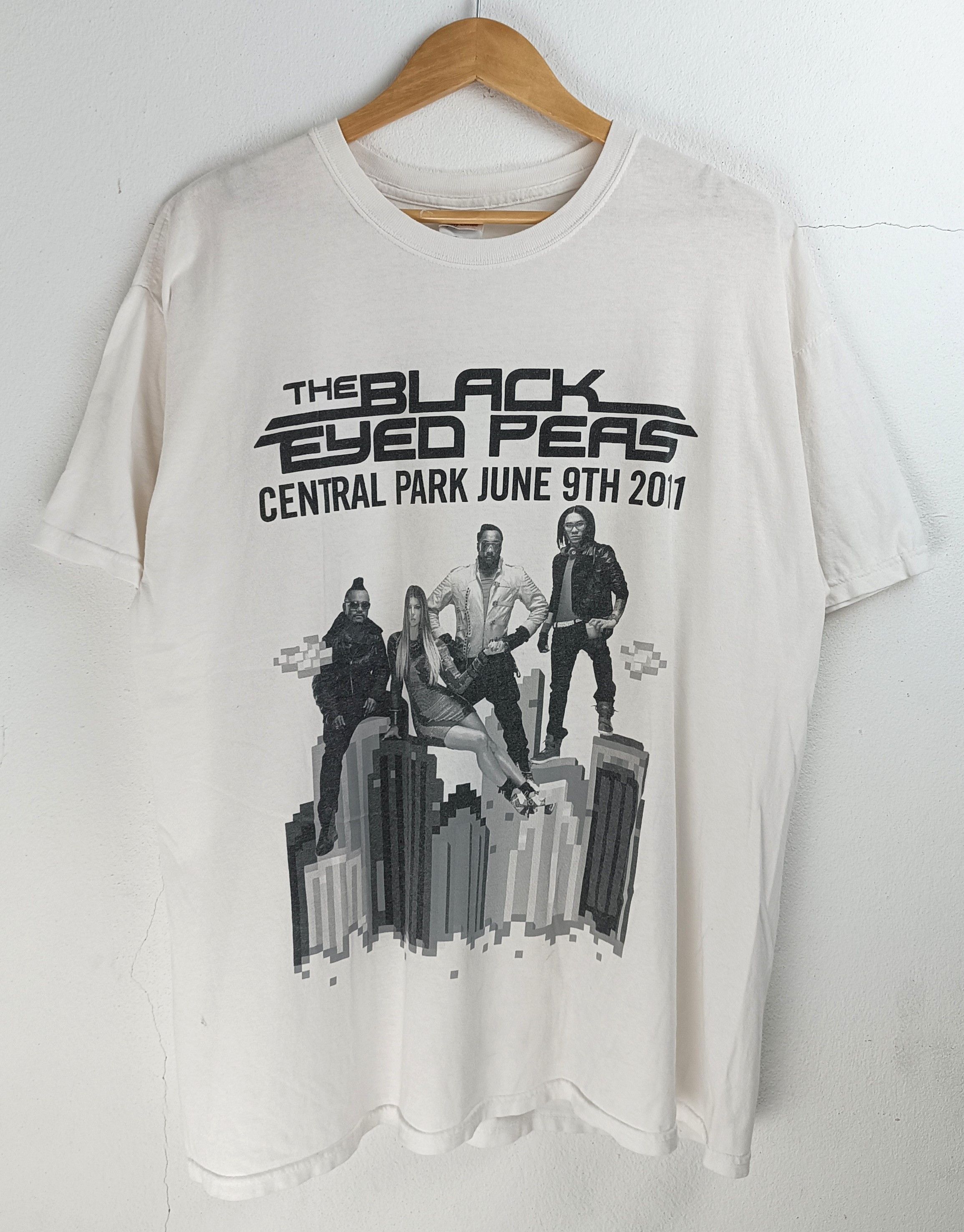 Rap Tees VINTAGE 2011 THE BLACK EYED PEAS C.PARK usher guetta wyclef Size US XL / EU 56 / 4 - 3 Thumbnail