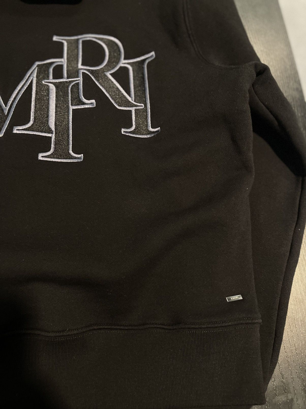 Amiri Size L - Amiri Appliqué Logo Hoodie in Black Size US L / EU 52-54 / 3 - 7 Thumbnail