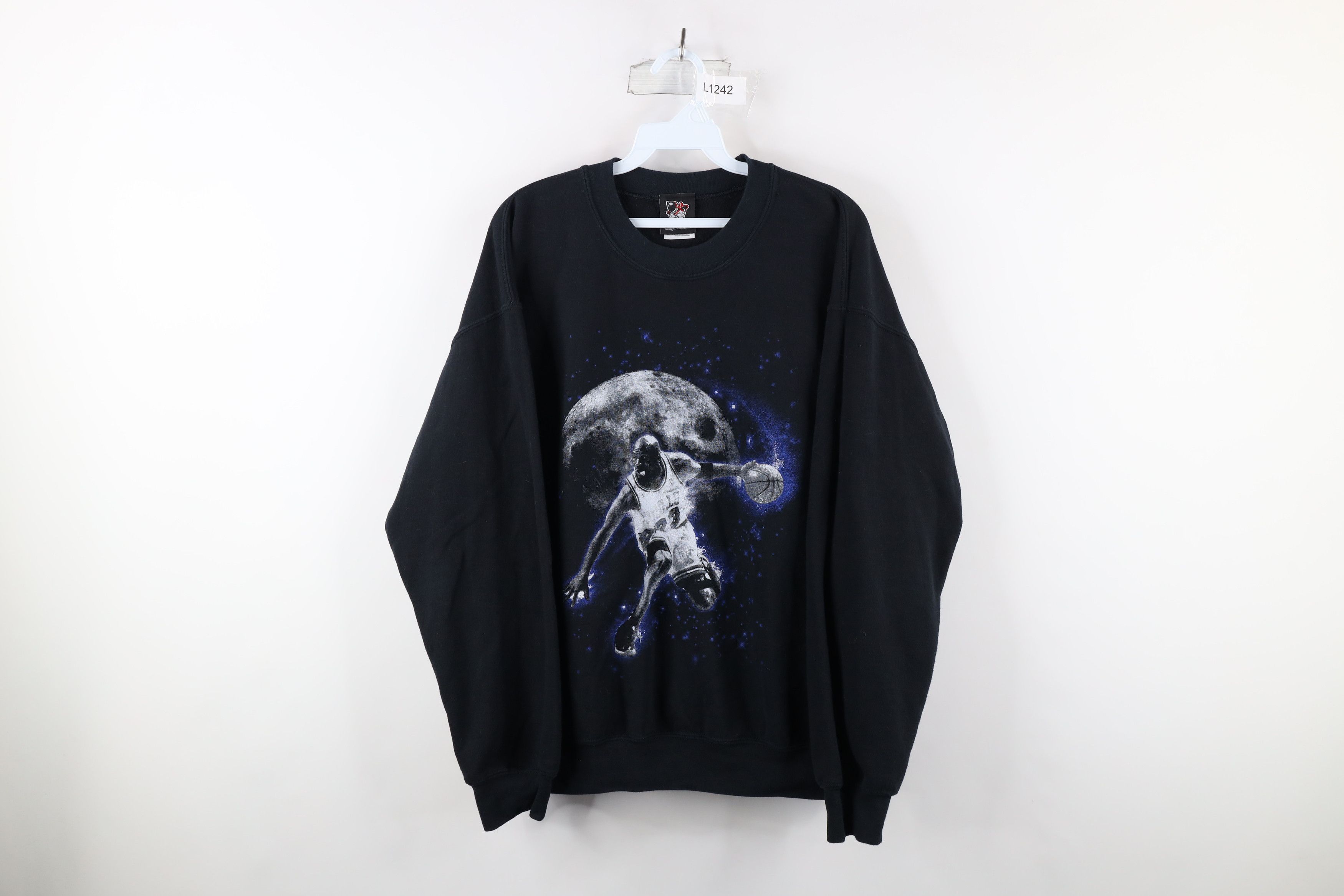 image of Vintage Streetwear Michael Jordan Basketball Sweatshirt in Black, Men's (Size Medium)
