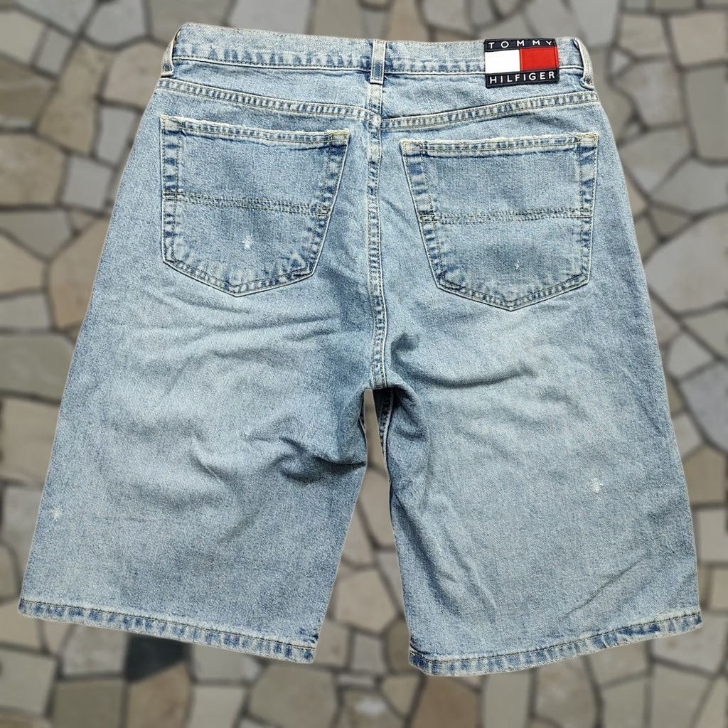 Tommy Hilfiger VINTAGE Tommy Hilfiger Flag Logo Distressed Light Wash Denim Shorts Button Fly 11/31 Women 31 Blue 90s Flag Casual Shorts Size 24" / US 00 / IT 34 - 1 Thumbnail