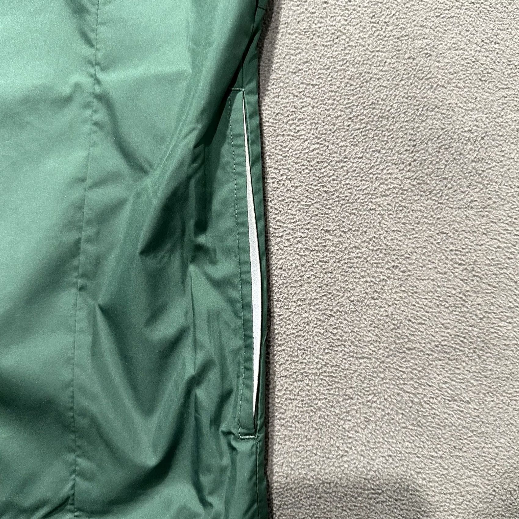 Vintage Zero Restriction Vest Mens S Green Windbreaker Windproof Pockets Reflective Zip Size US S / EU 44-46 / 1 - 3 Thumbnail