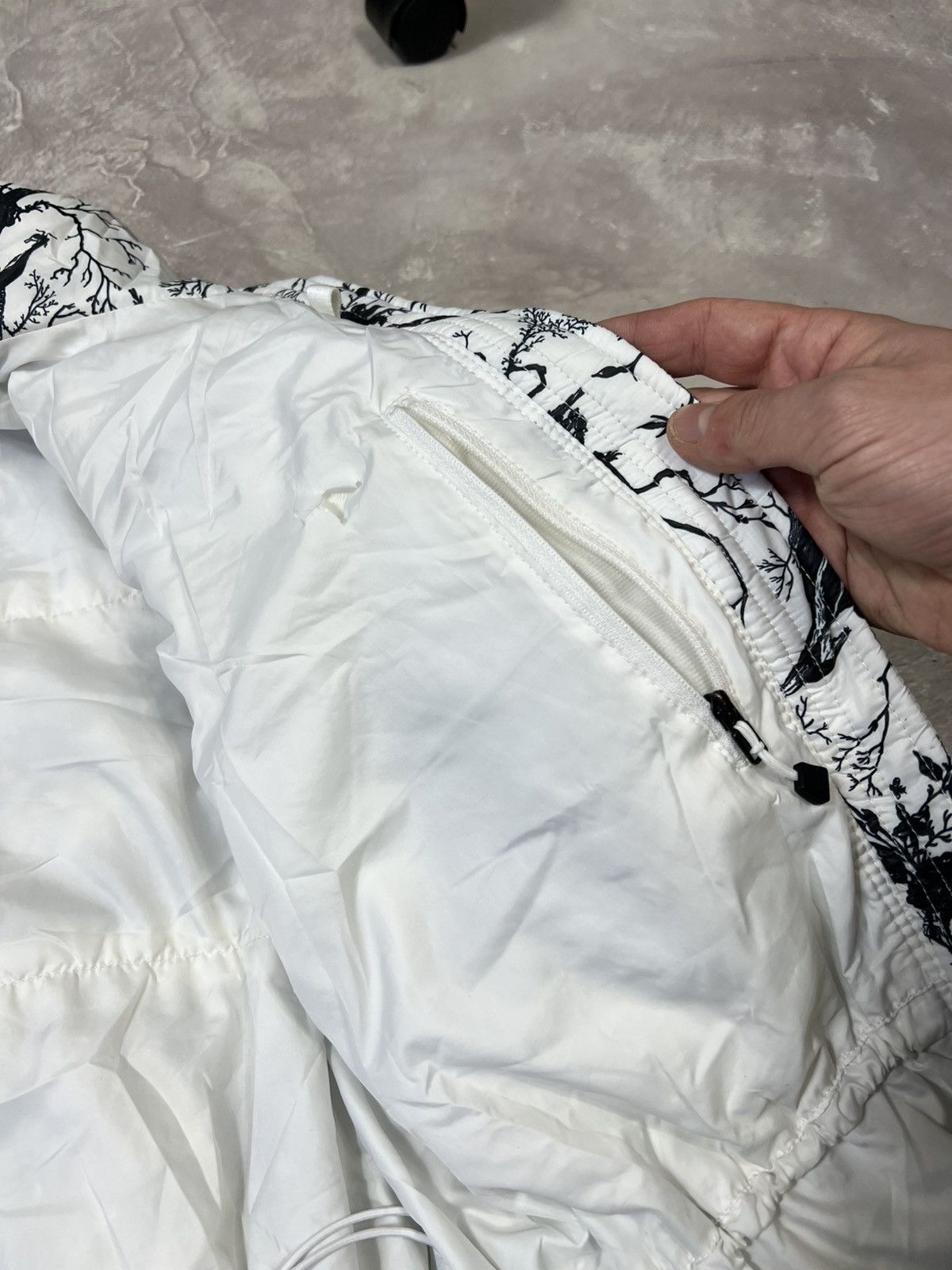 Vintage Vintage Nike ACG Animal Patern Micropuffer Jacket Size XL / US 12-14 / IT 48-50 - 18 Thumbnail