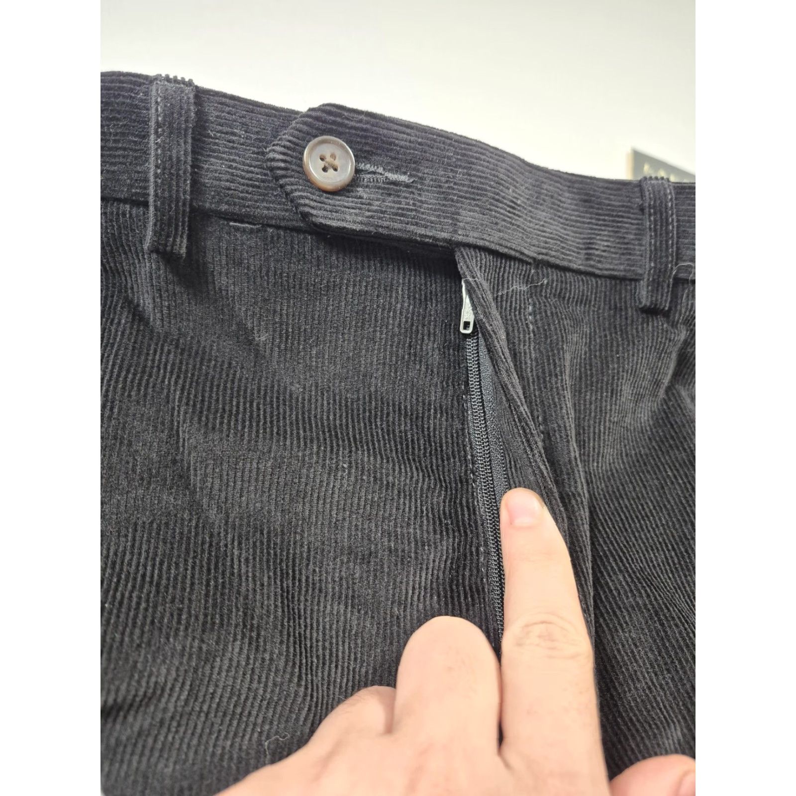 Ralph Lauren VINTAGE Lauren Ralph Lauren Corduroy Pants Mens 36x34 Black Flat Front Dress Slacks Size US 36 / EU 52 - 3 Thumbnail