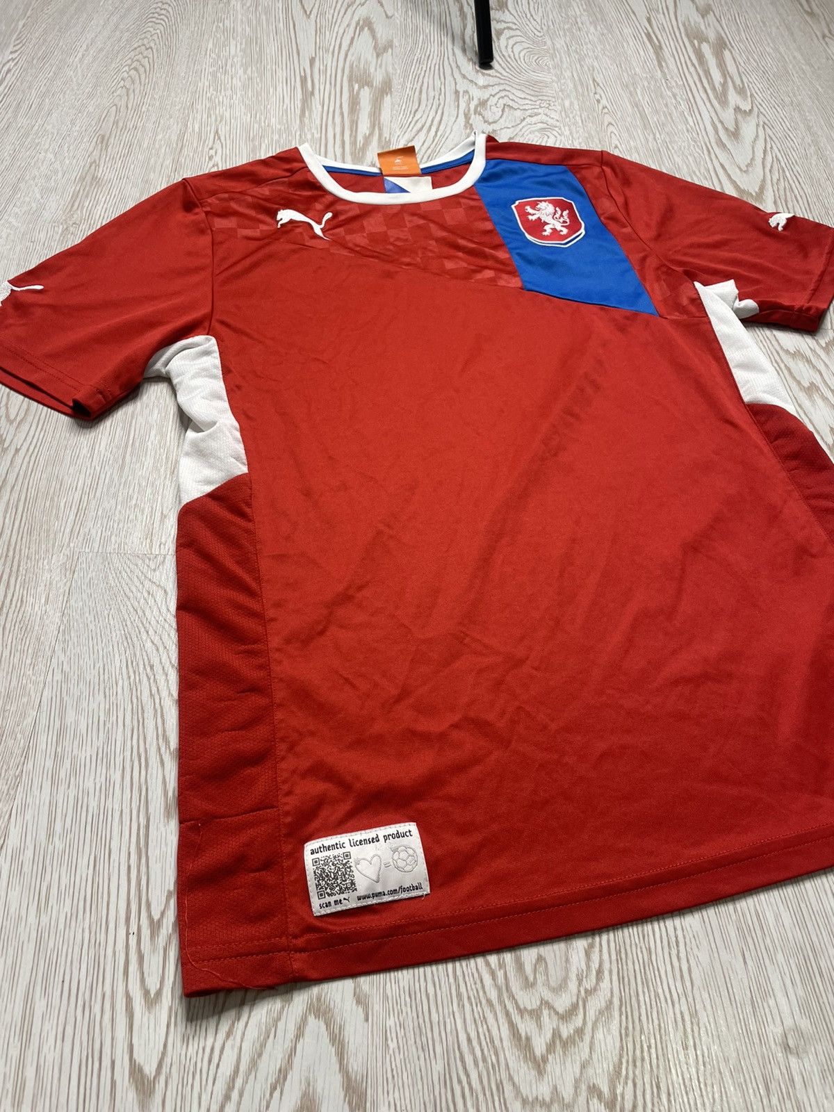 Puma Puma Czech Republic 2012-2013 Soccer Jersey size M Size US M / EU 48-50 / 2 - 3 Thumbnail