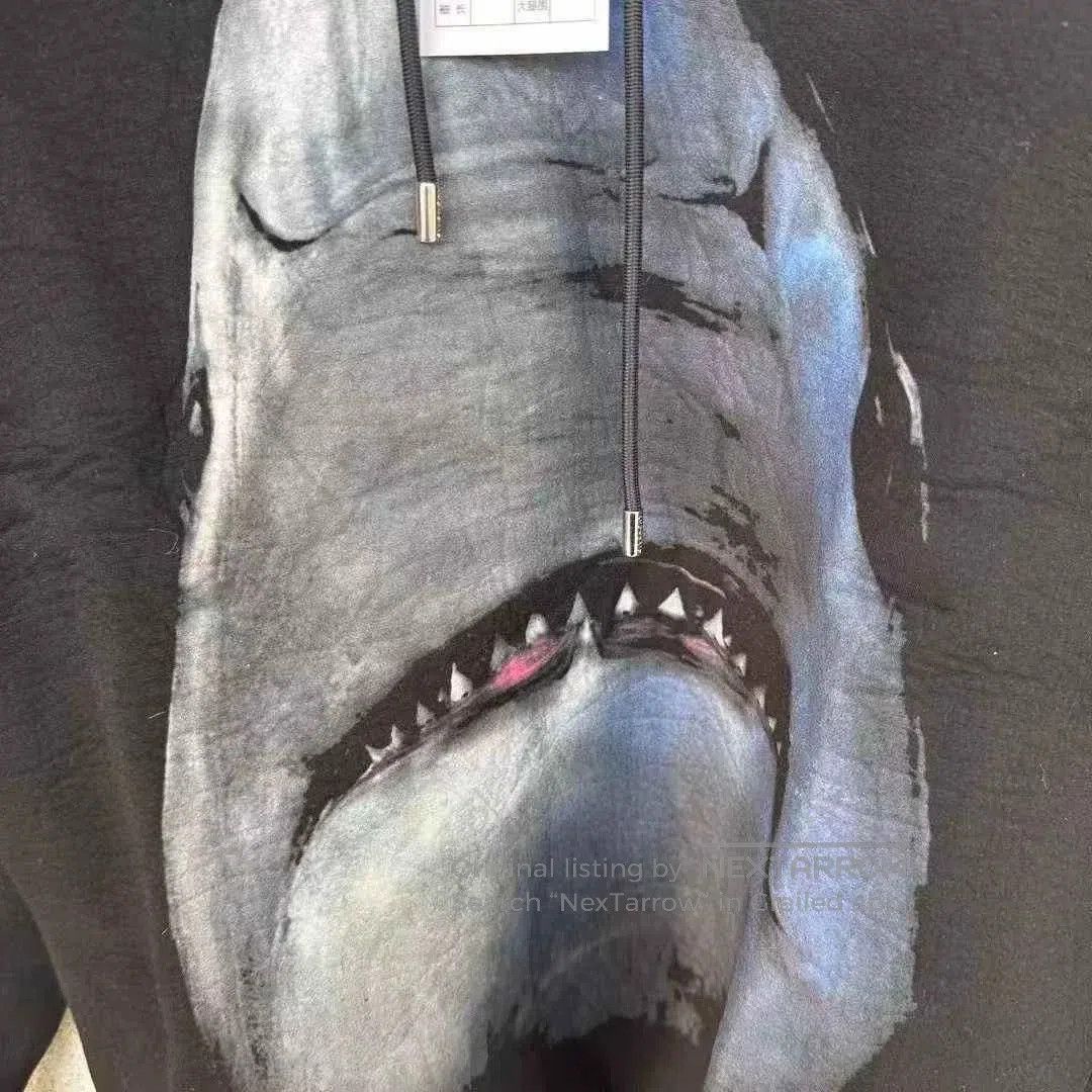 Givenchy Givenchy Shark Hoodie M. Size US M / EU 48-50 / 2 - 3 Thumbnail